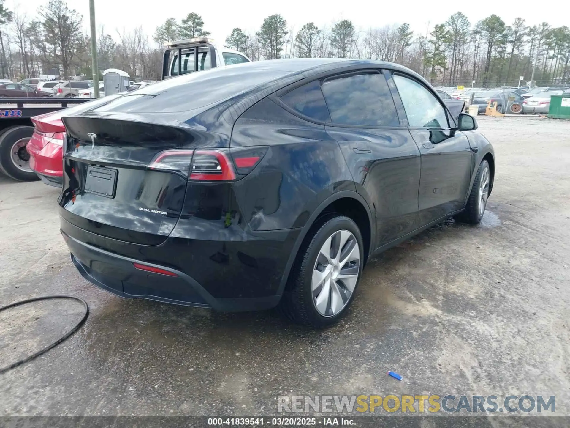 4 fotografías del automóvil dañado 7SAYGDEE2RA227425 TESLA MODEL Y 2024
