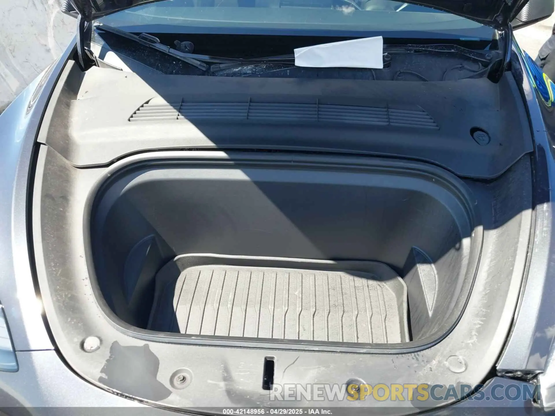 10 fotografías del automóvil dañado 7SAYGDEE2RA233855 TESLA MODEL Y 2024