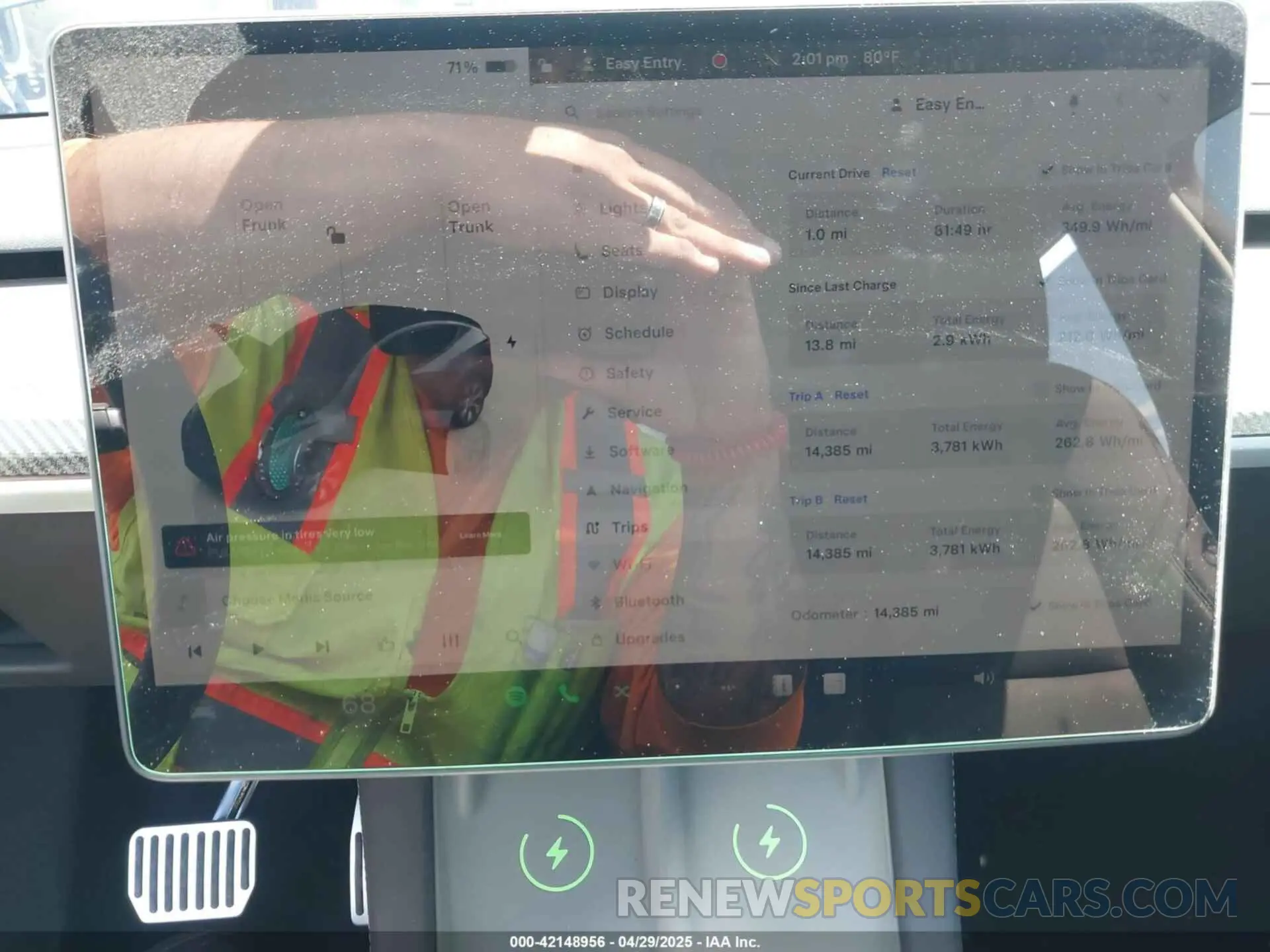 16 fotografías del automóvil dañado 7SAYGDEE2RA233855 TESLA MODEL Y 2024