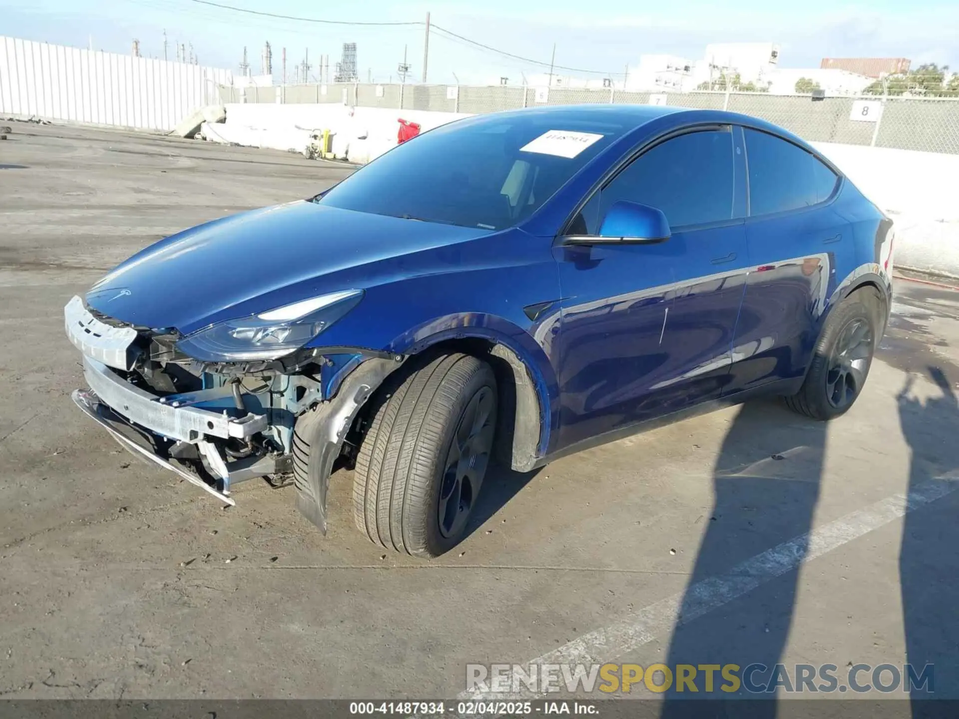 2 fotografías del automóvil dañado 7SAYGDEE2RA242815 TESLA MODEL Y 2024