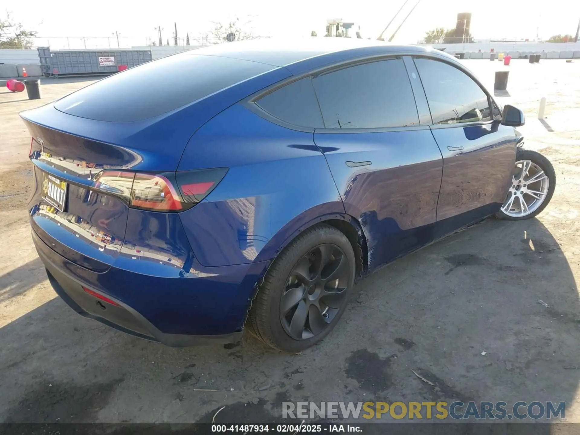 4 fotografías del automóvil dañado 7SAYGDEE2RA242815 TESLA MODEL Y 2024