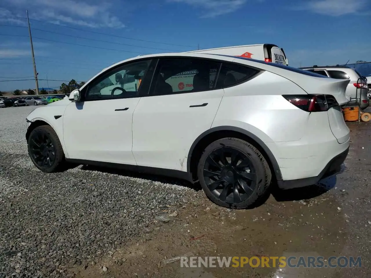 2 fotografías del automóvil dañado 7SAYGDEE2RA265477 TESLA MODEL Y 2024