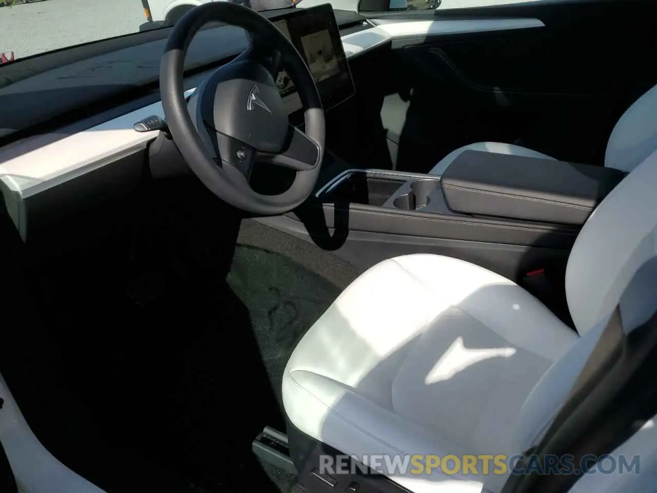 7 fotografías del automóvil dañado 7SAYGDEE2RA265477 TESLA MODEL Y 2024