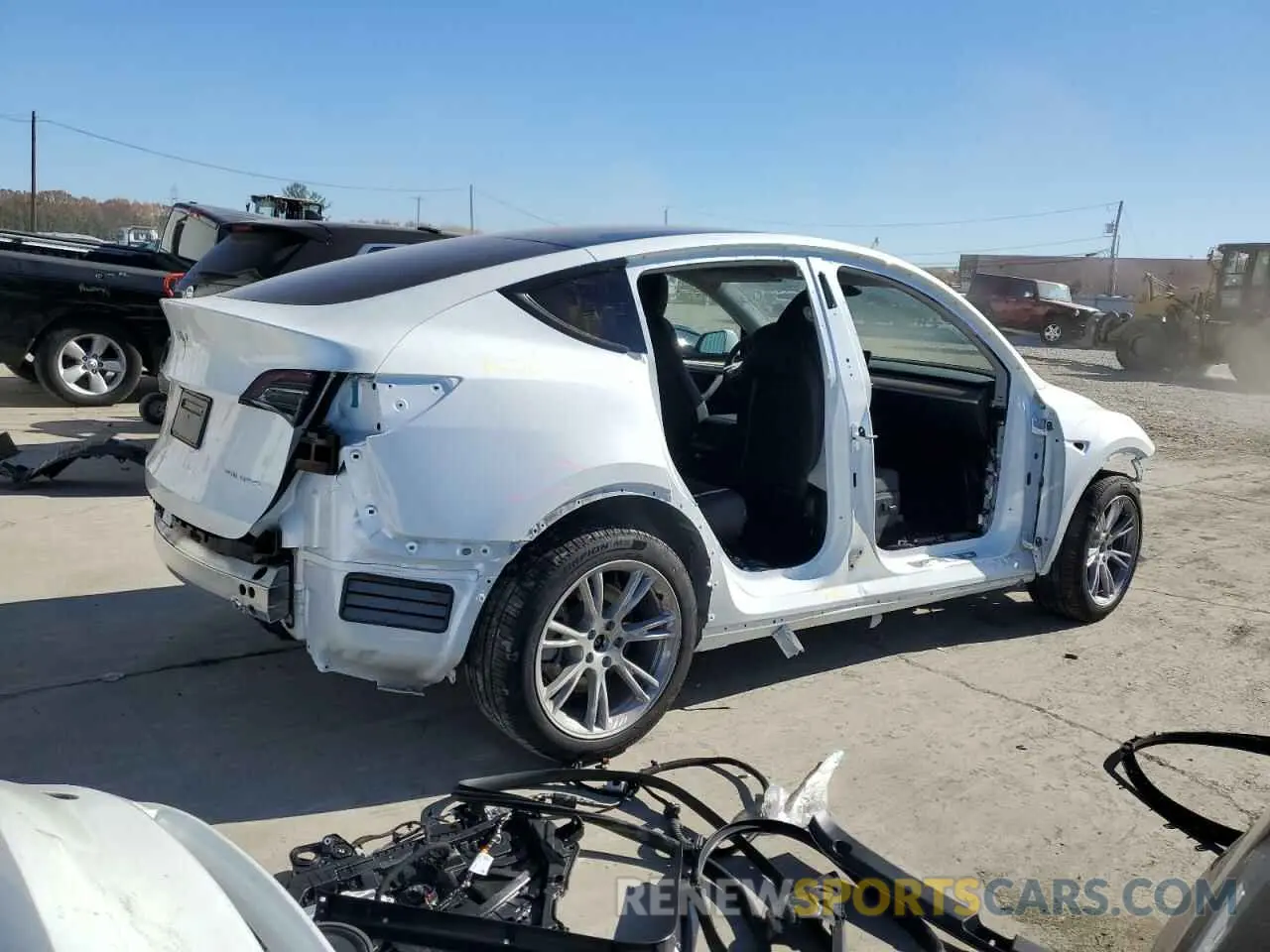 3 fotografías del automóvil dañado 7SAYGDEE2RA270940 TESLA MODEL Y 2024