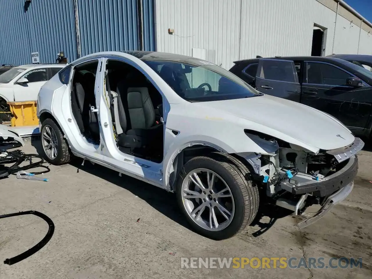 4 fotografías del automóvil dañado 7SAYGDEE2RA270940 TESLA MODEL Y 2024