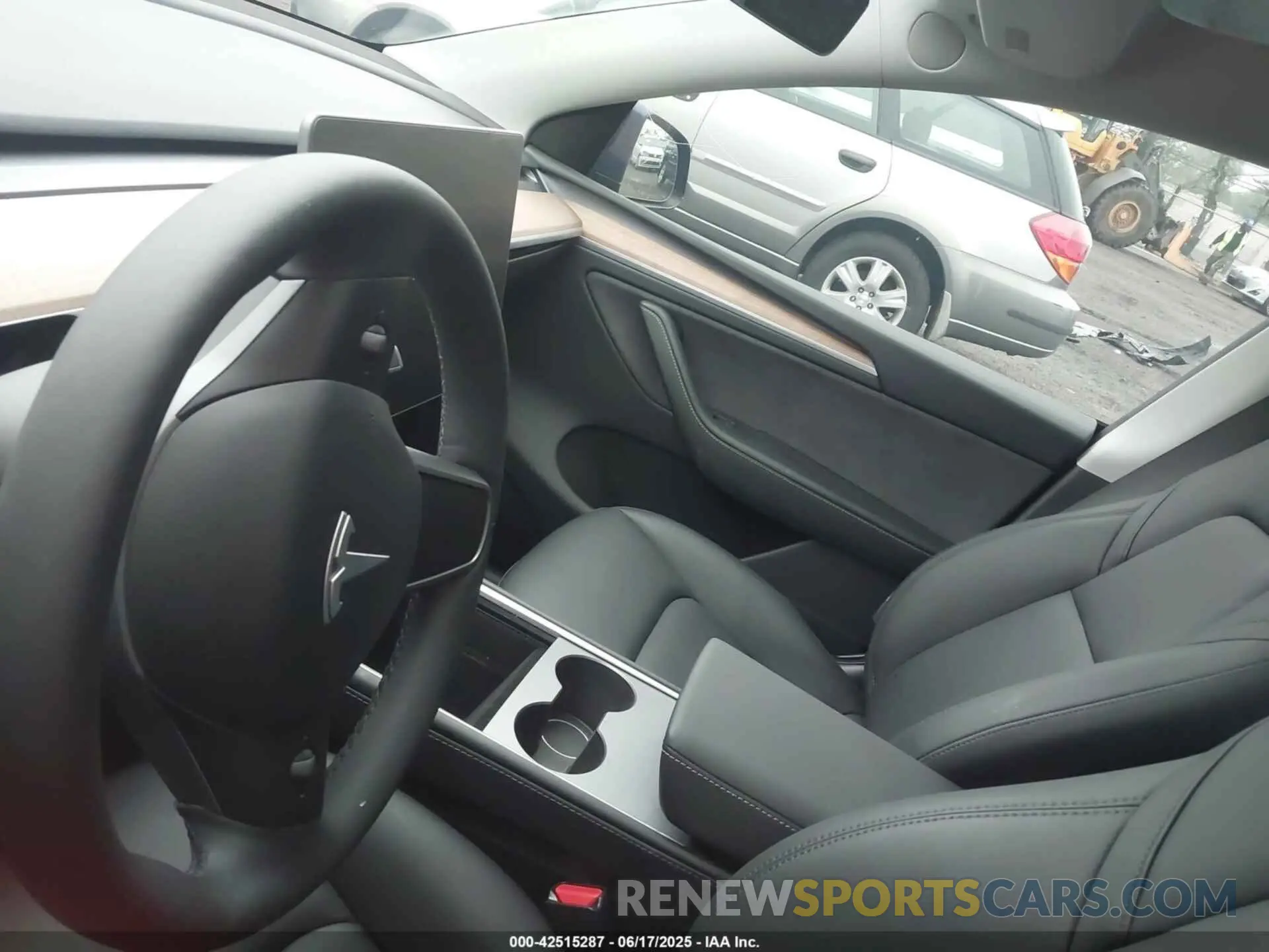 14 fotografías del automóvil dañado 7SAYGDEE2RA287463 TESLA MODEL Y 2024