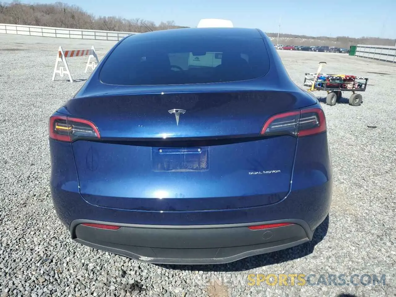 6 fotografías del automóvil dañado 7SAYGDEE2RA295983 TESLA MODEL Y 2024