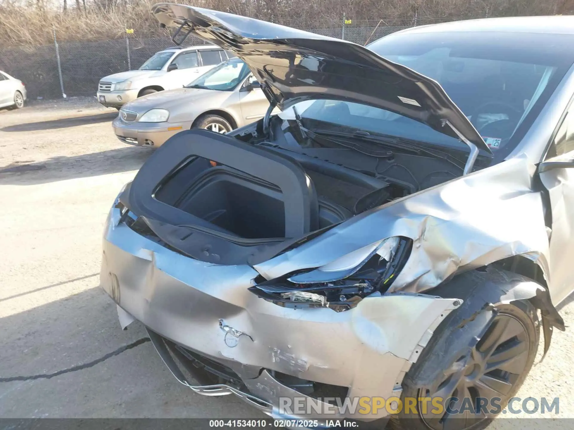 6 fotografías del automóvil dañado 7SAYGDEE2RA311261 TESLA MODEL Y 2024
