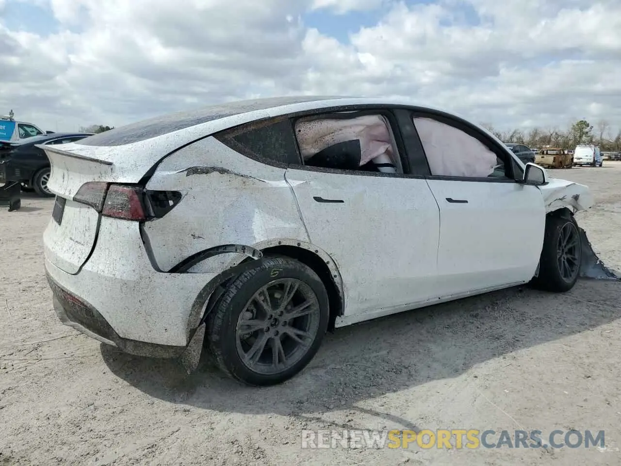 3 fotografías del automóvil dañado 7SAYGDEE2RA335818 TESLA MODEL Y 2024
