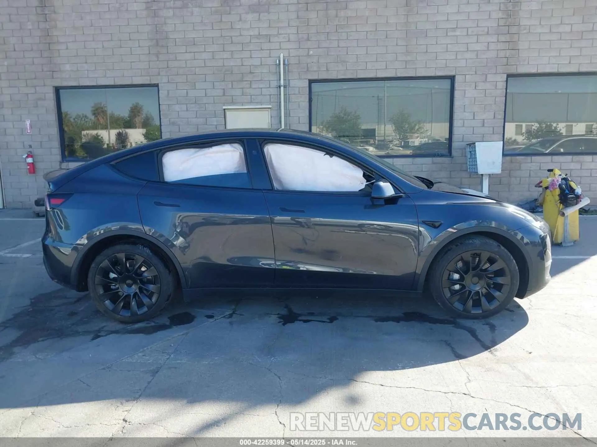 13 fotografías del automóvil dañado 7SAYGDEE2RF005762 TESLA MODEL Y 2024