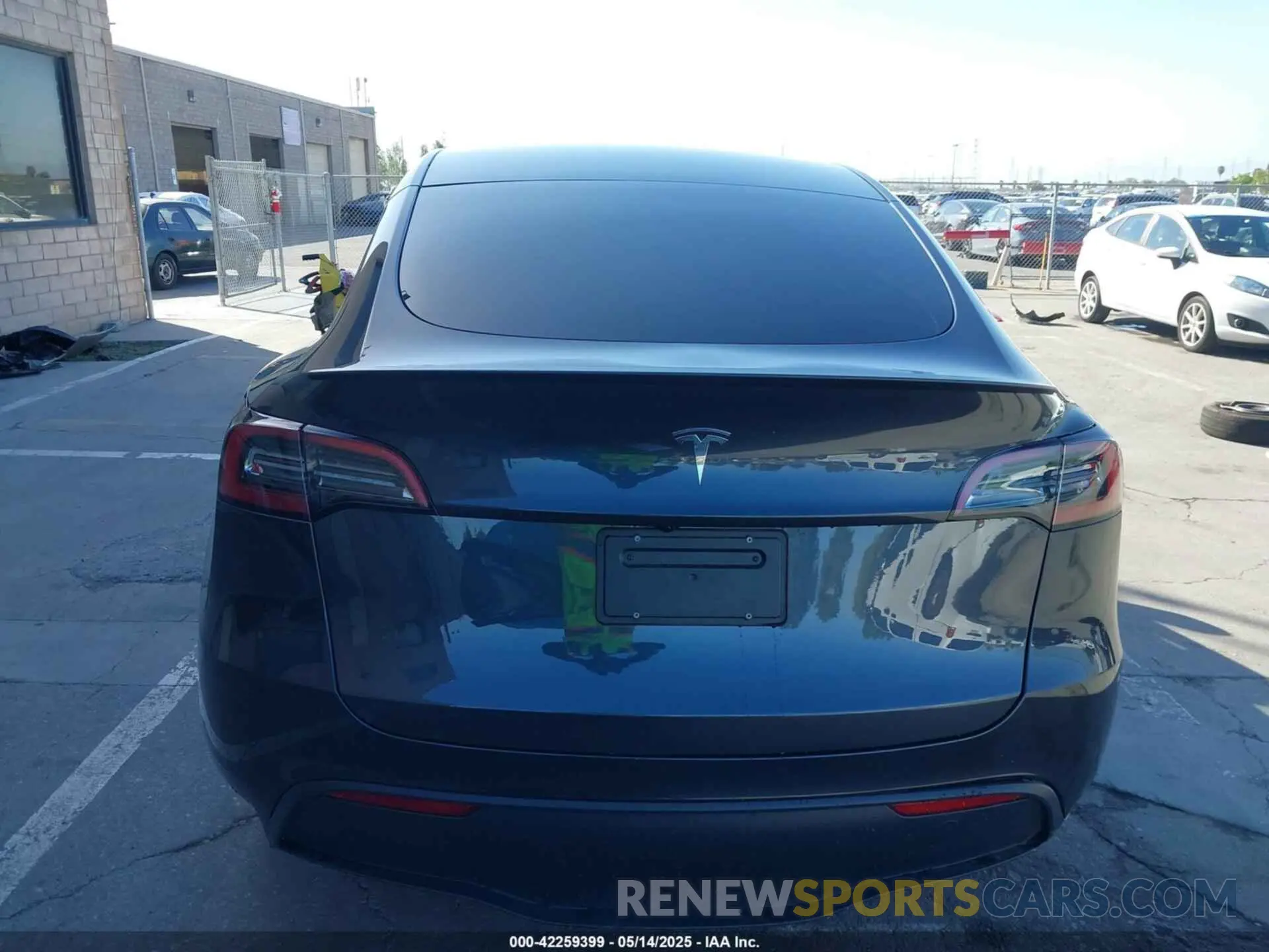 16 fotografías del automóvil dañado 7SAYGDEE2RF005762 TESLA MODEL Y 2024