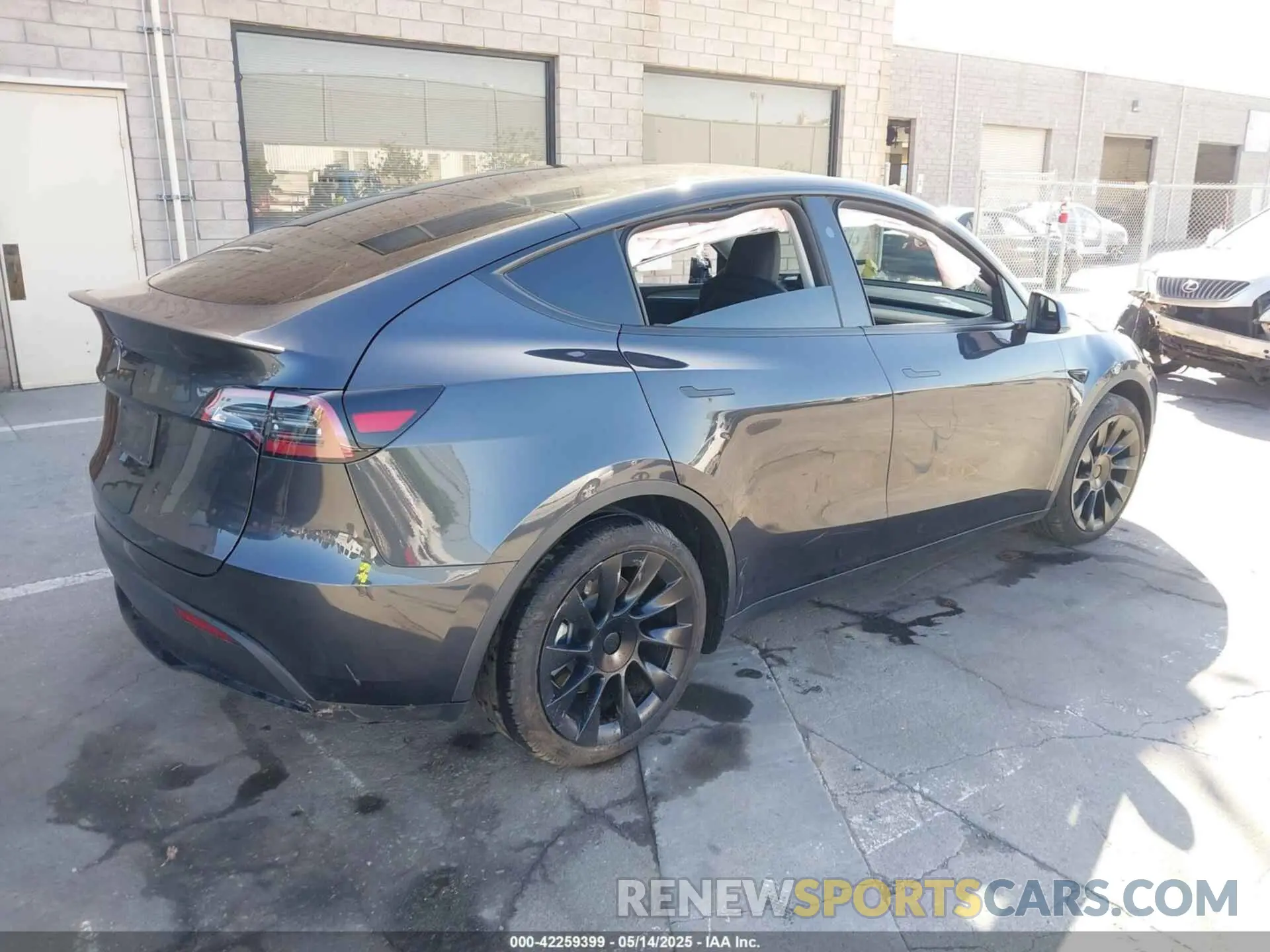 4 fotografías del automóvil dañado 7SAYGDEE2RF005762 TESLA MODEL Y 2024