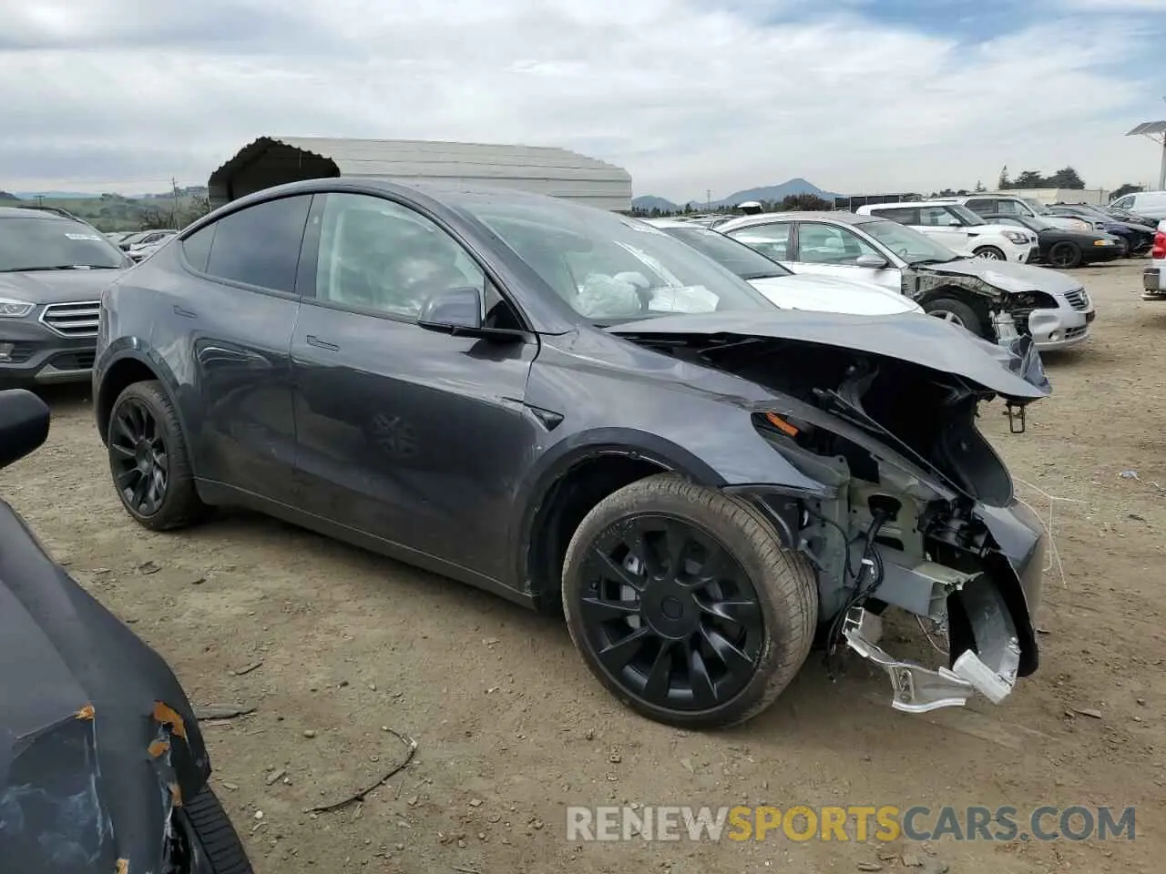 4 fotografías del automóvil dañado 7SAYGDEE2RF124380 TESLA MODEL Y 2024