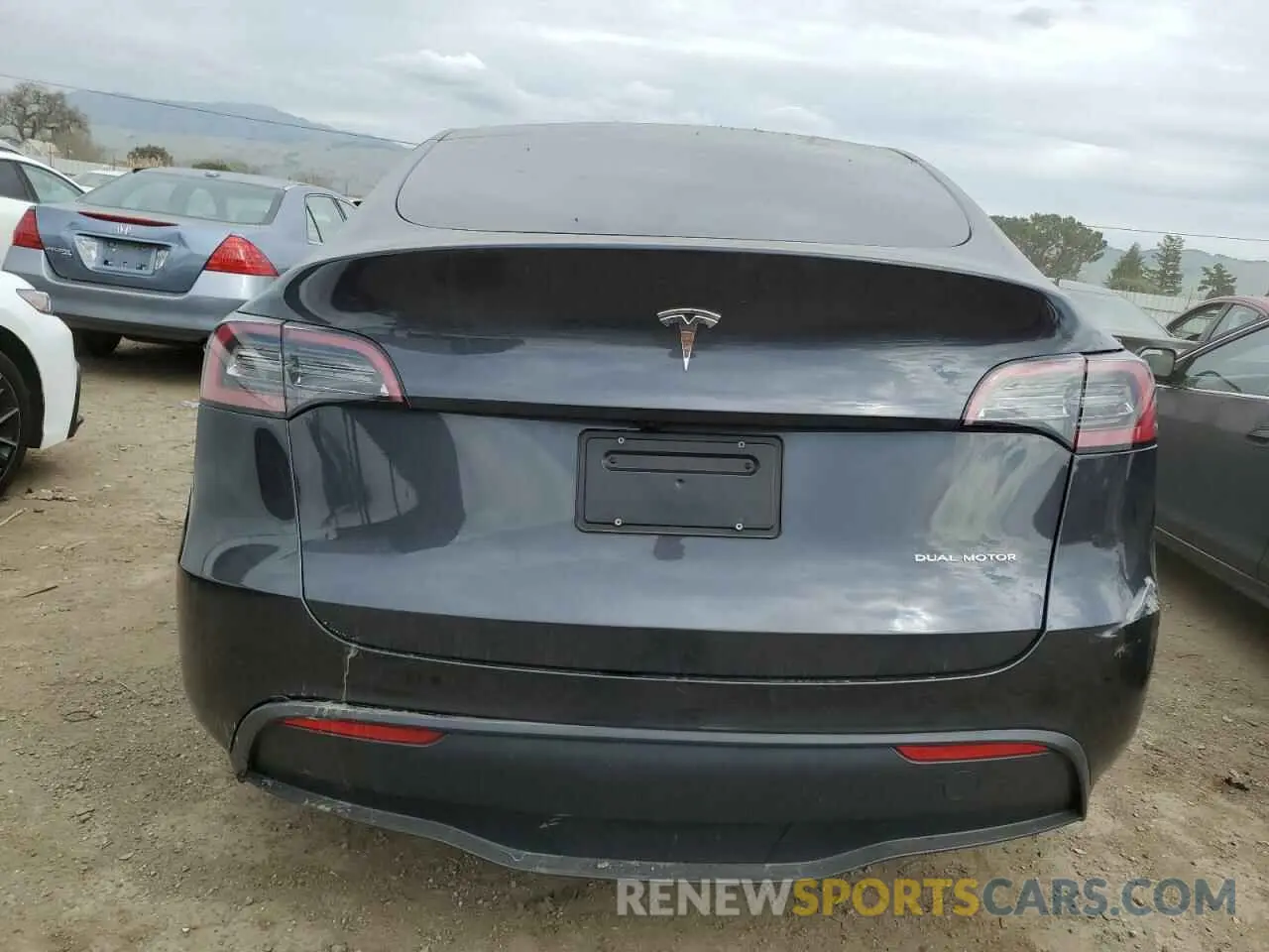 6 fotografías del automóvil dañado 7SAYGDEE2RF124380 TESLA MODEL Y 2024