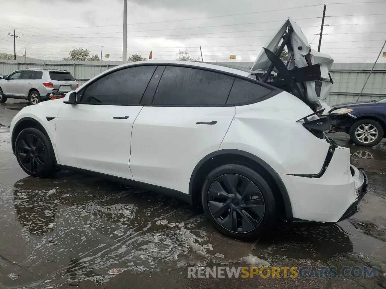 2 fotografías del automóvil dañado 7SAYGDEE2RF160327 TESLA MODEL Y 2024