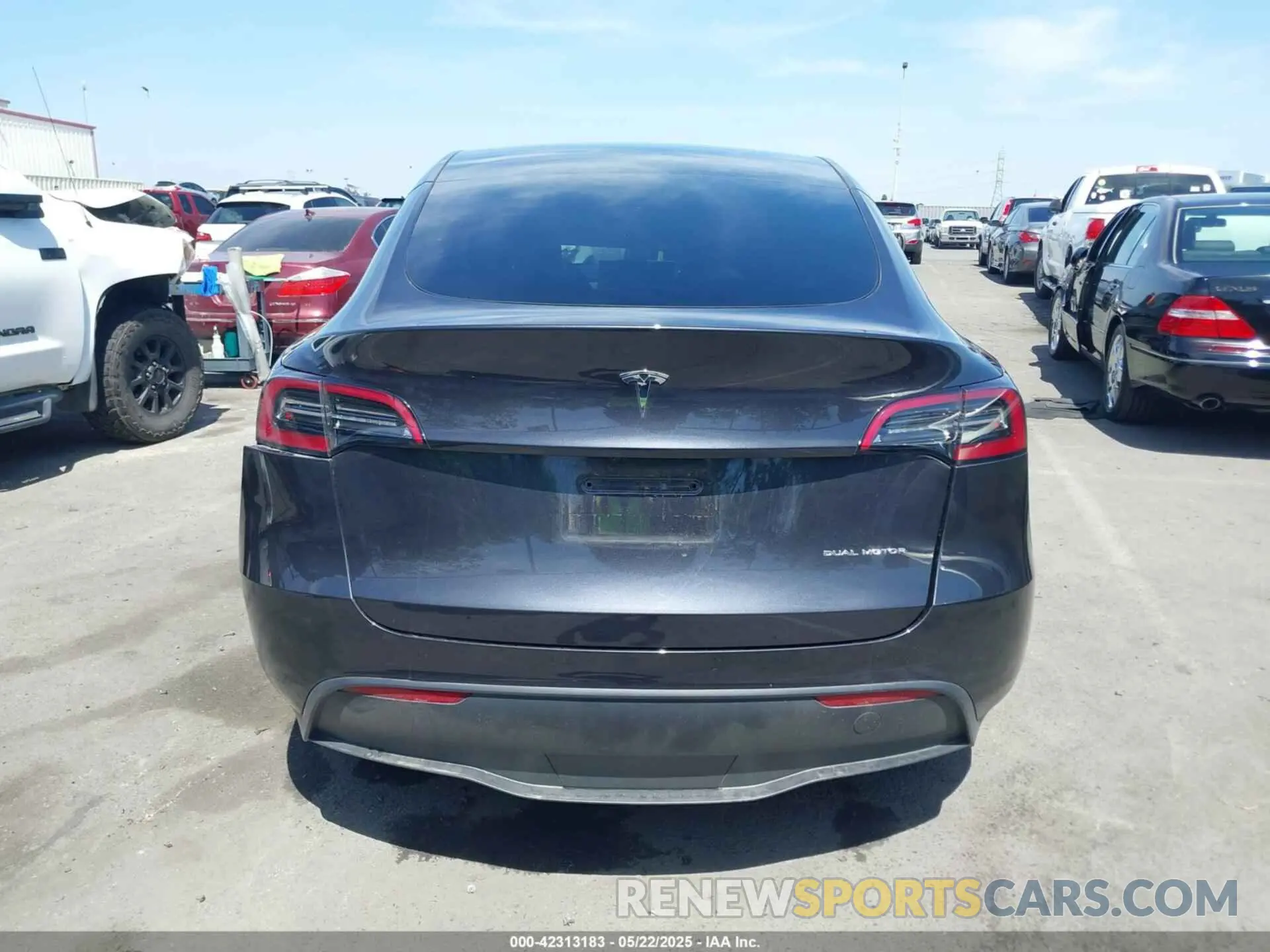 16 fotografías del automóvil dañado 7SAYGDEE2RF165012 TESLA MODEL Y 2024
