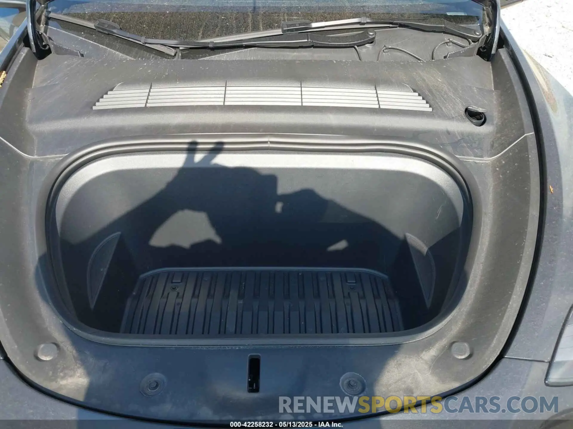 10 fotografías del automóvil dañado 7SAYGDEE2RF992489 TESLA MODEL Y 2024