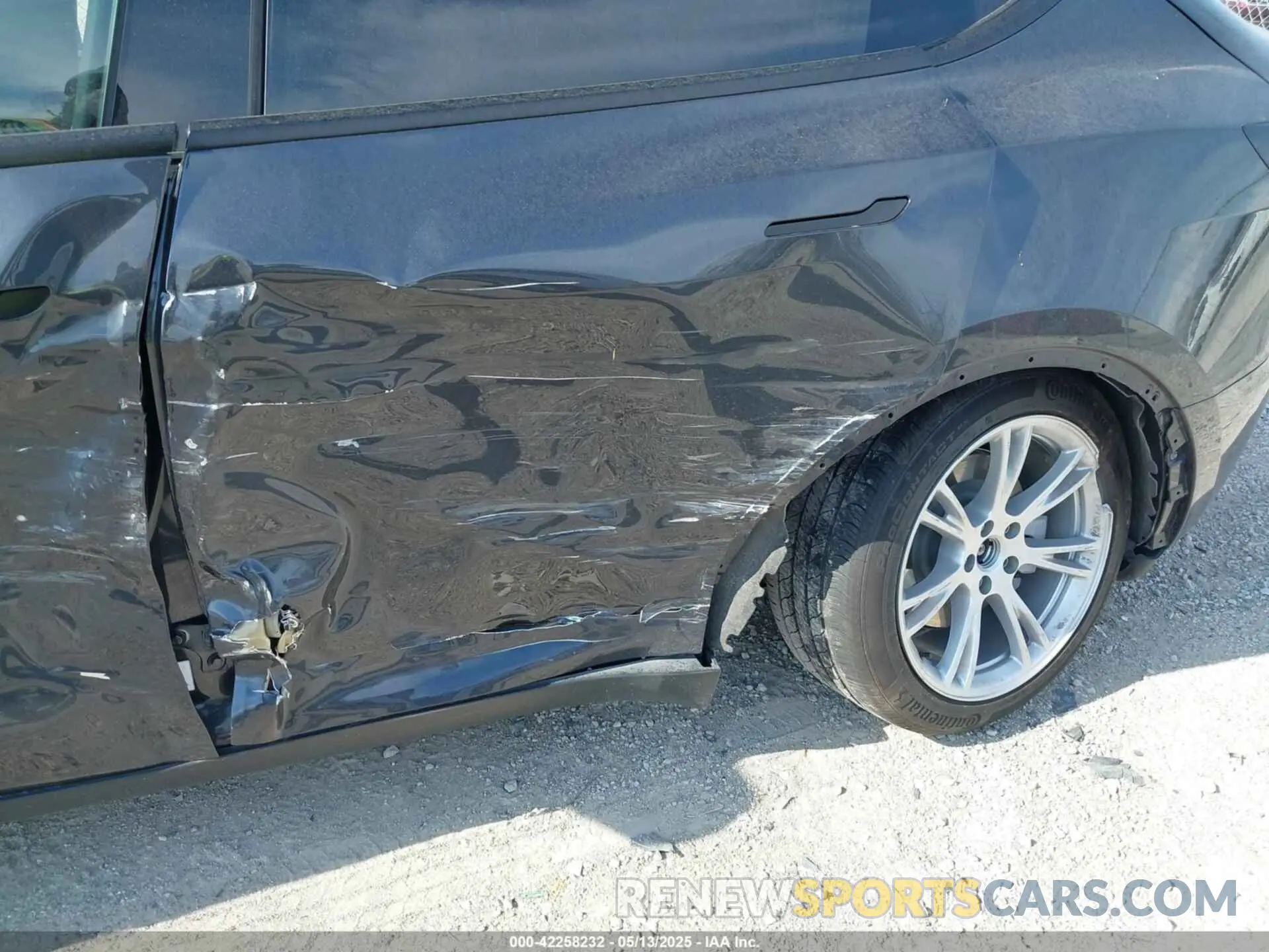 19 fotografías del automóvil dañado 7SAYGDEE2RF992489 TESLA MODEL Y 2024