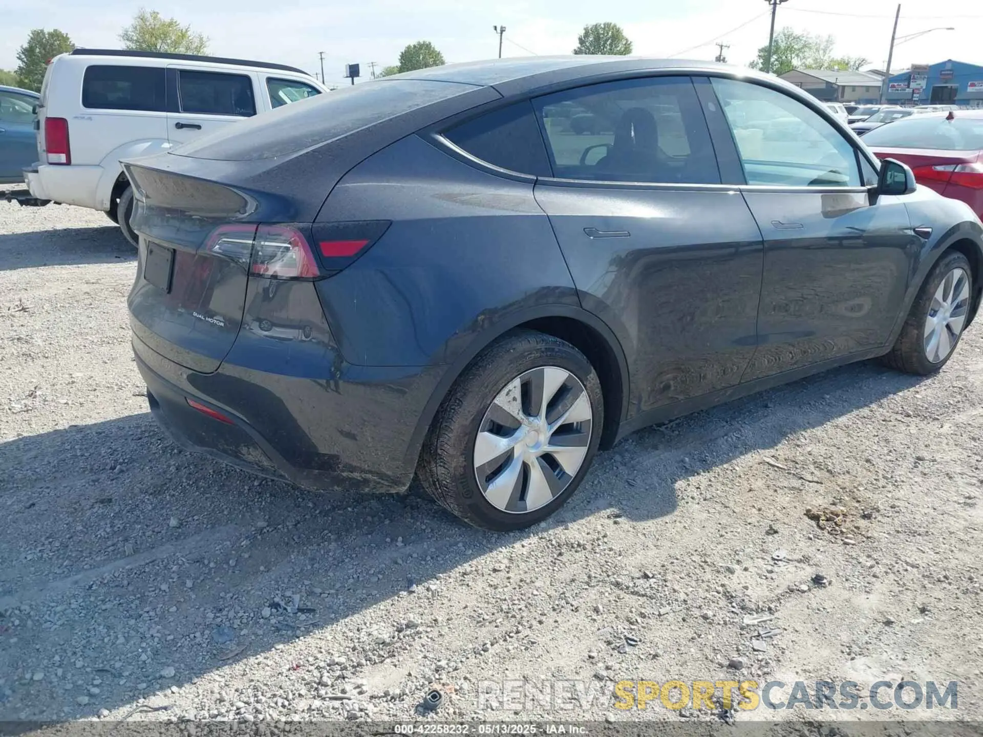 4 fotografías del automóvil dañado 7SAYGDEE2RF992489 TESLA MODEL Y 2024