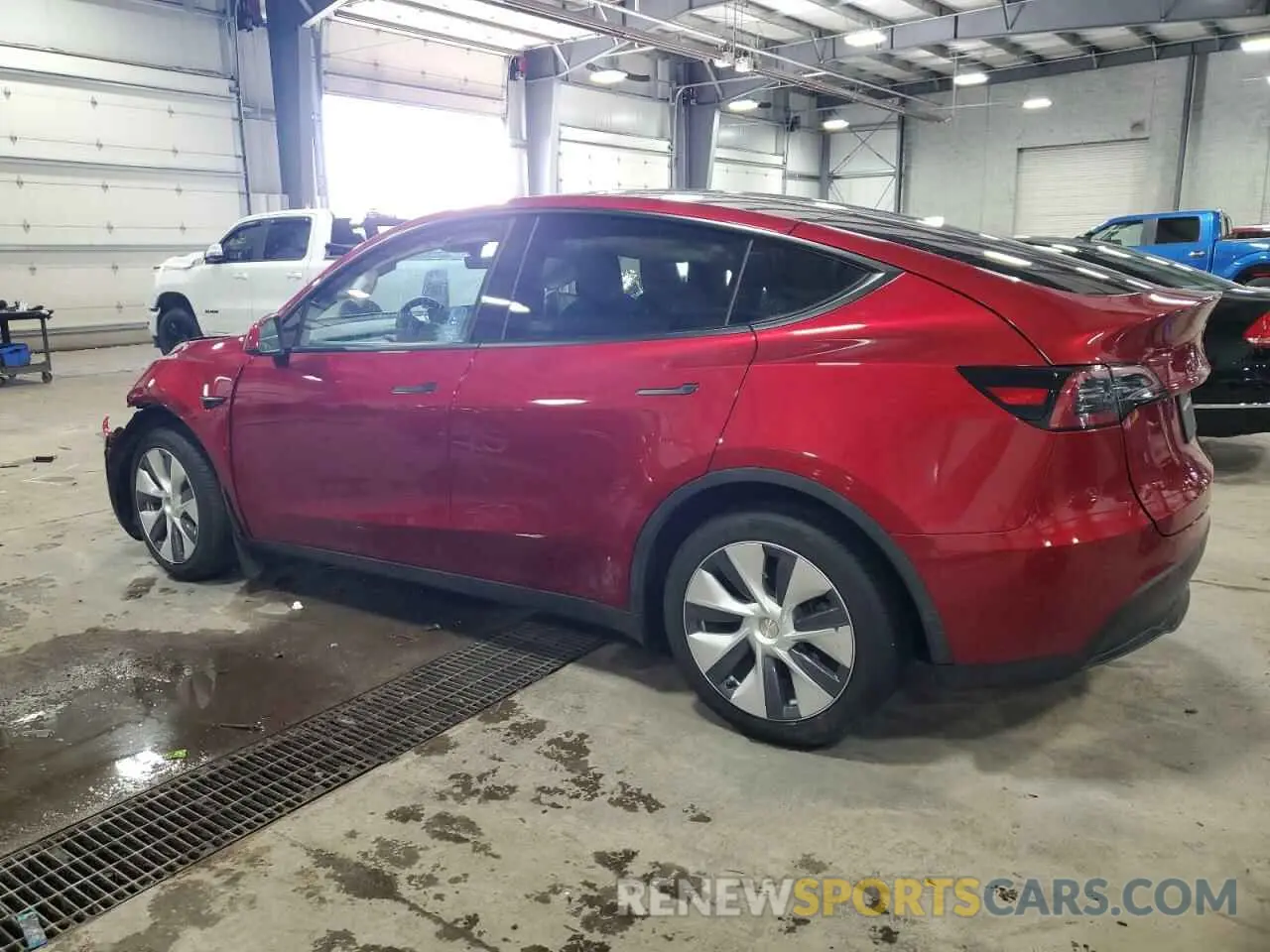 2 fotografías del automóvil dañado 7SAYGDEE2RF993786 TESLA MODEL Y 2024