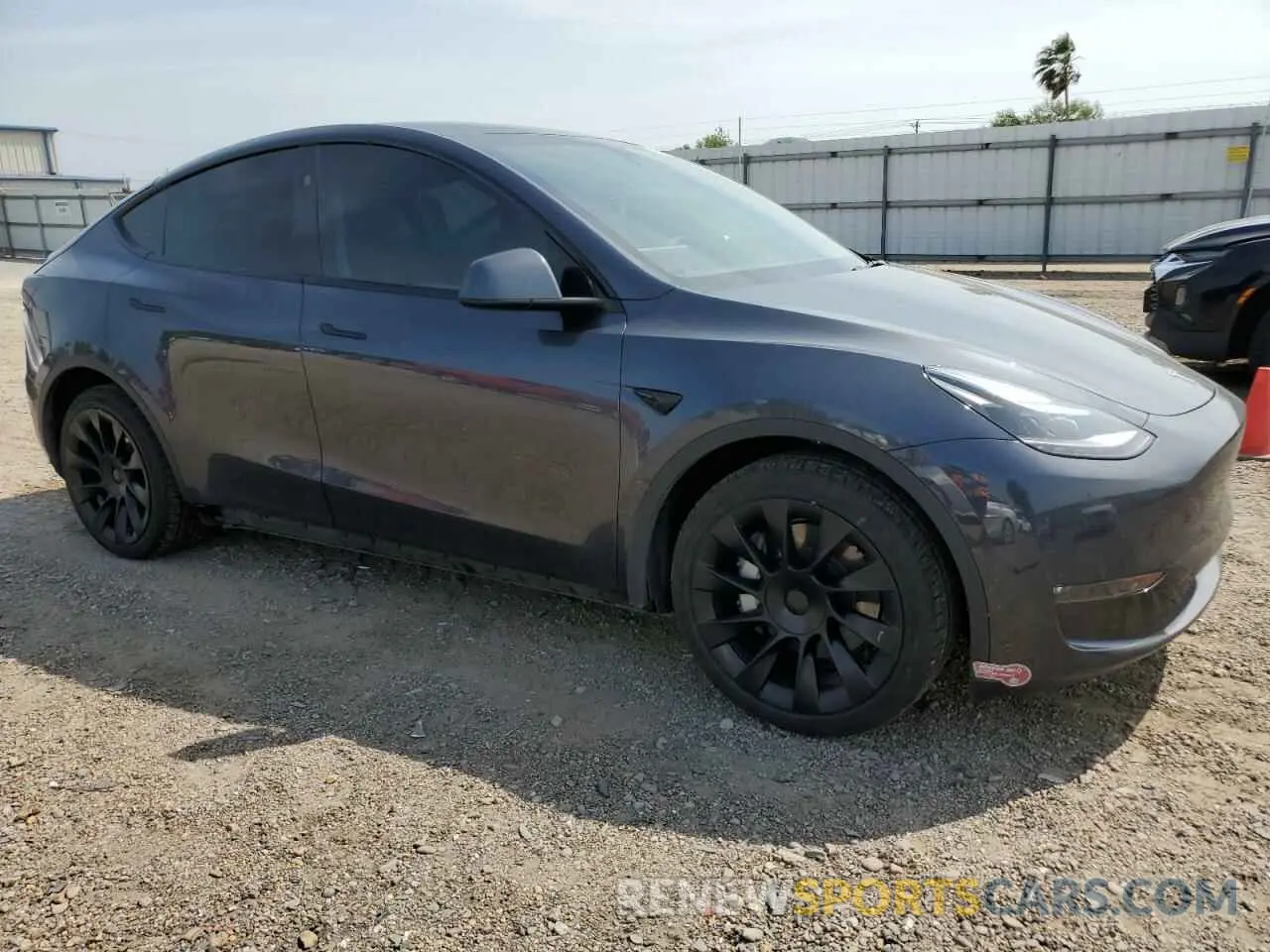 4 fotografías del automóvil dañado 7SAYGDEE3RA234223 TESLA MODEL Y 2024