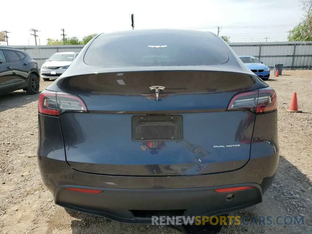 6 fotografías del automóvil dañado 7SAYGDEE3RA234223 TESLA MODEL Y 2024