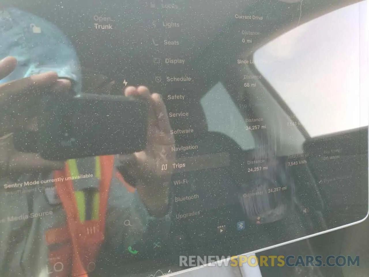 9 fotografías del automóvil dañado 7SAYGDEE3RA234223 TESLA MODEL Y 2024