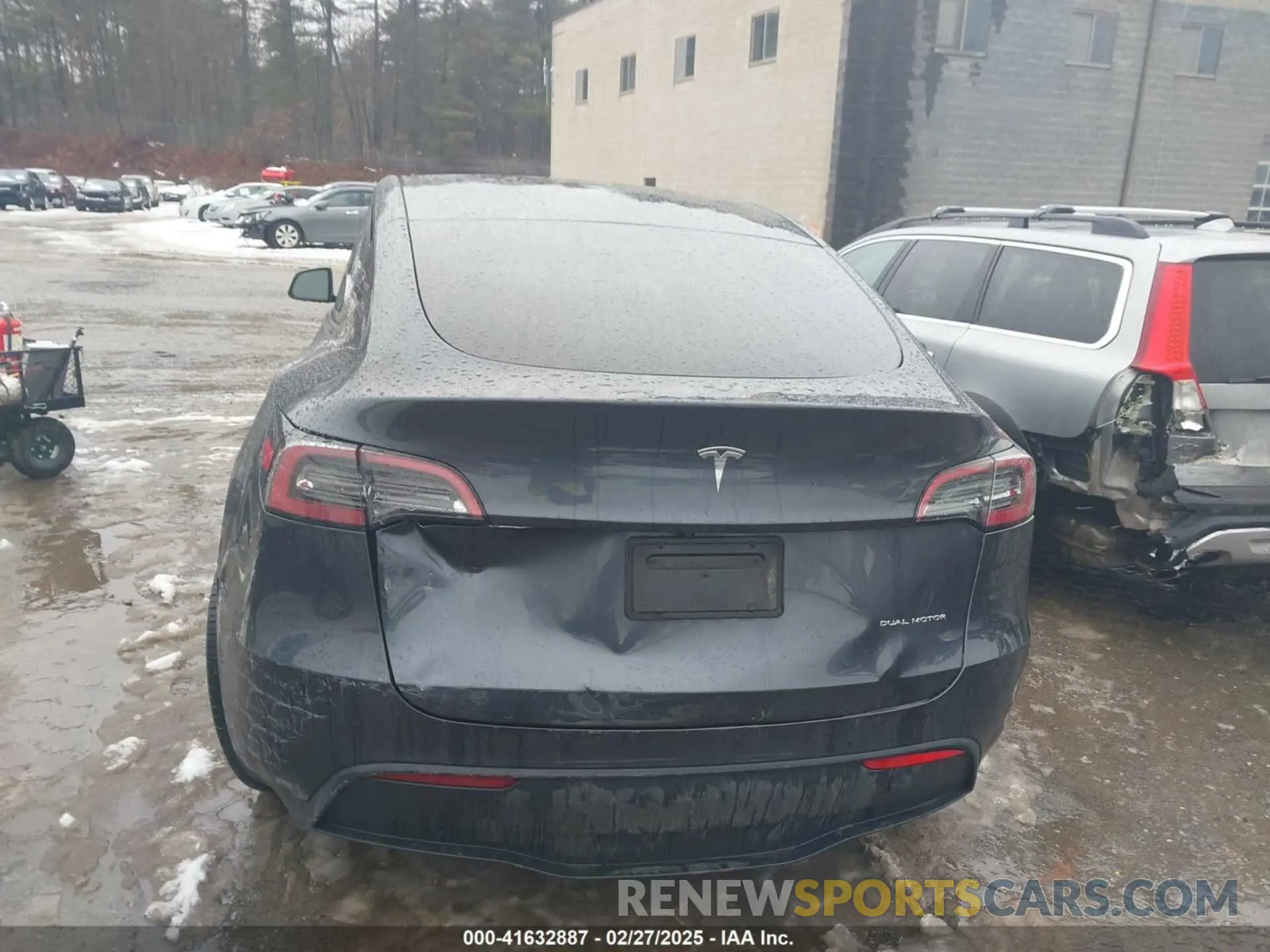 15 fotografías del automóvil dañado 7SAYGDEE3RA239499 TESLA MODEL Y 2024