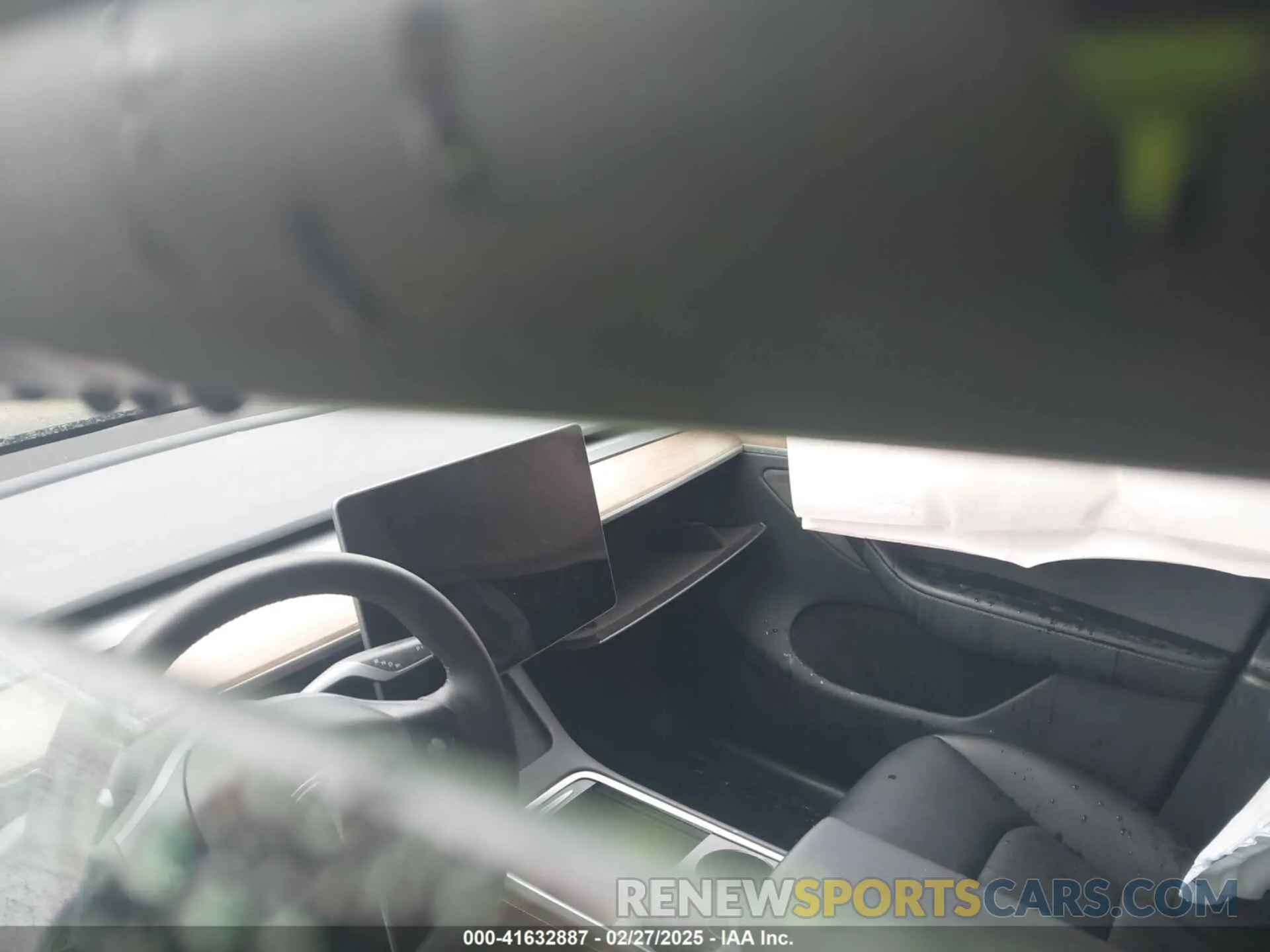 17 fotografías del automóvil dañado 7SAYGDEE3RA239499 TESLA MODEL Y 2024