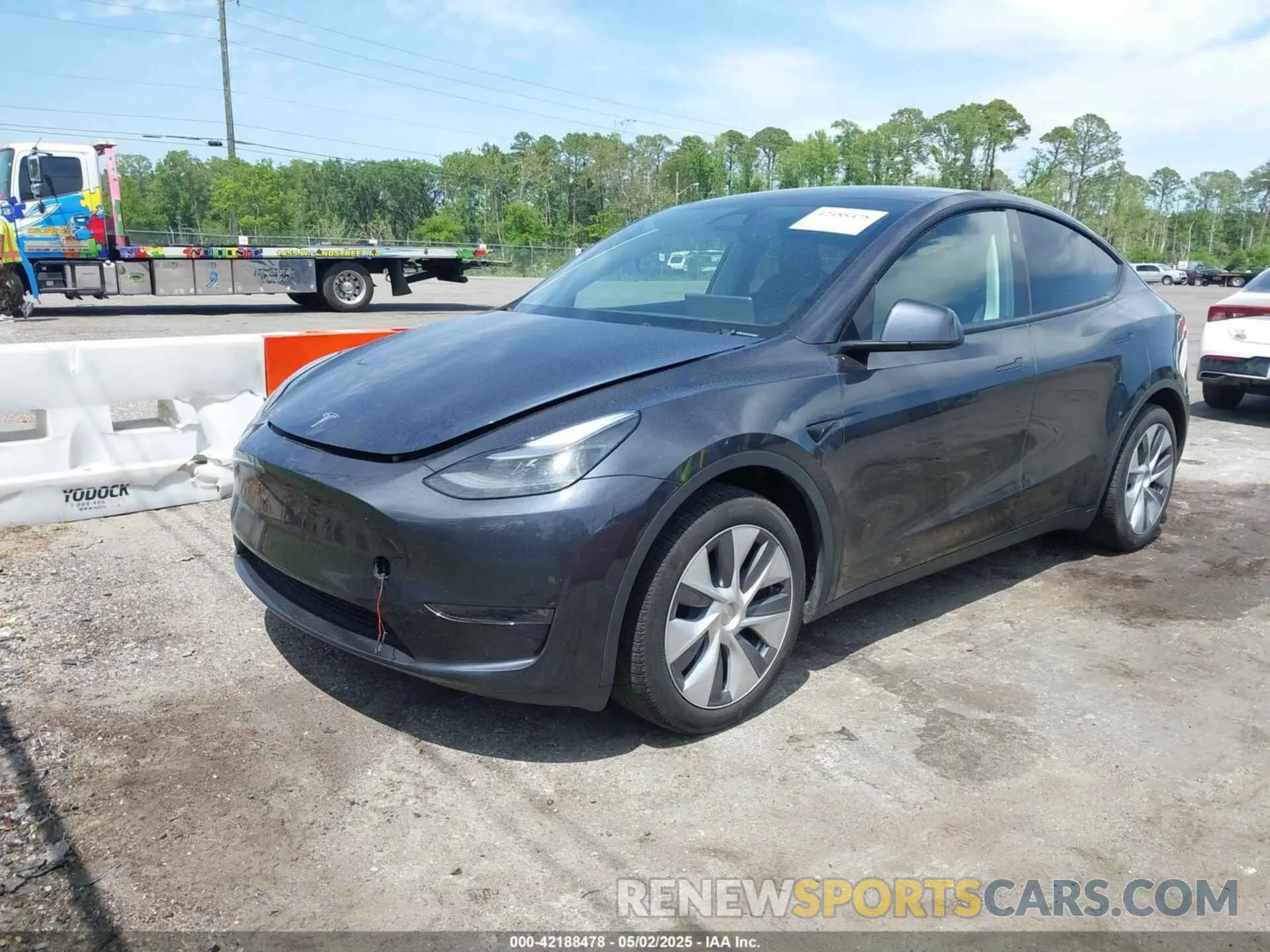 2 fotografías del automóvil dañado 7SAYGDEE3RA253127 TESLA MODEL Y 2024
