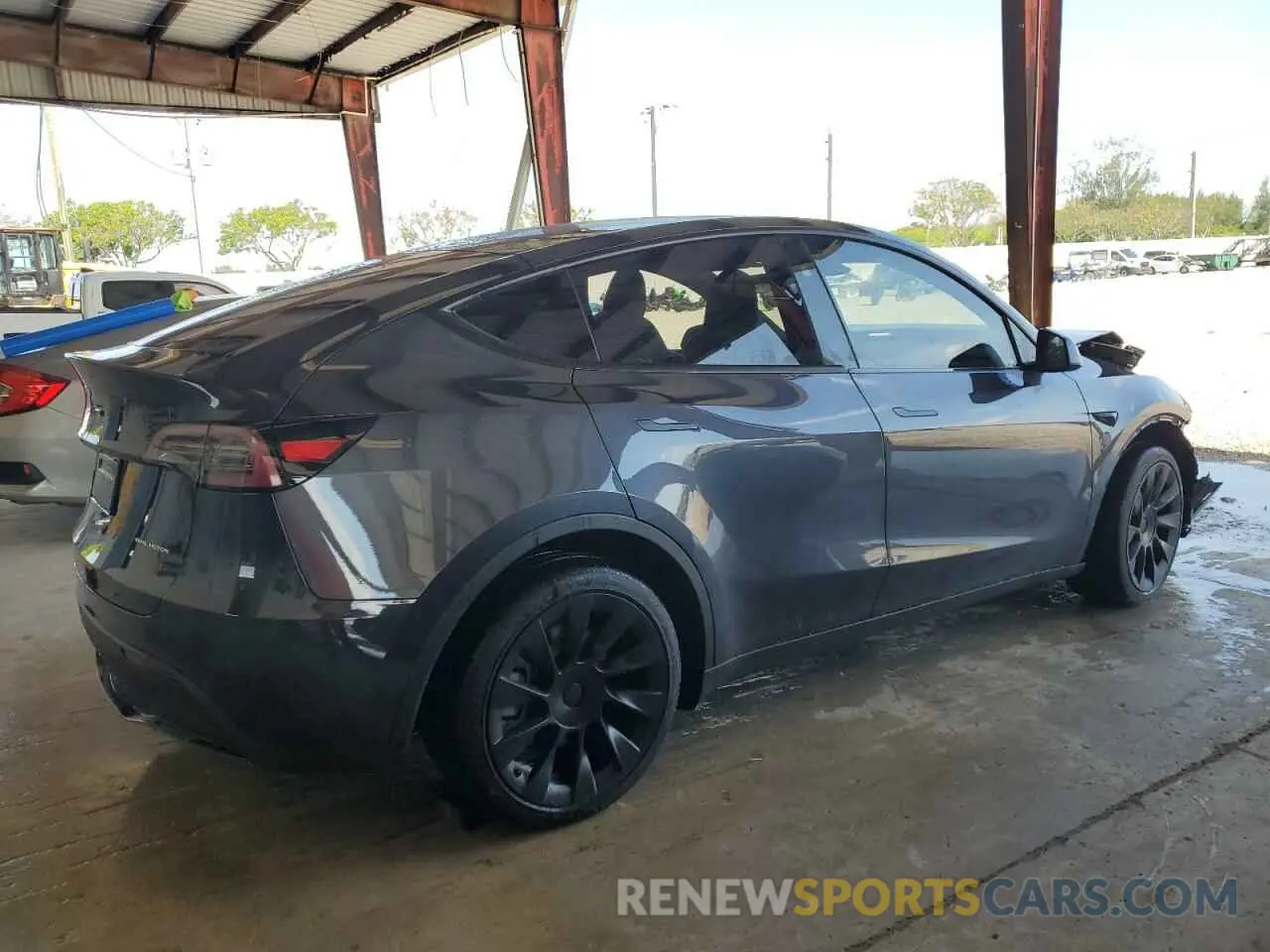 3 fotografías del automóvil dañado 7SAYGDEE3RA280814 TESLA MODEL Y 2024