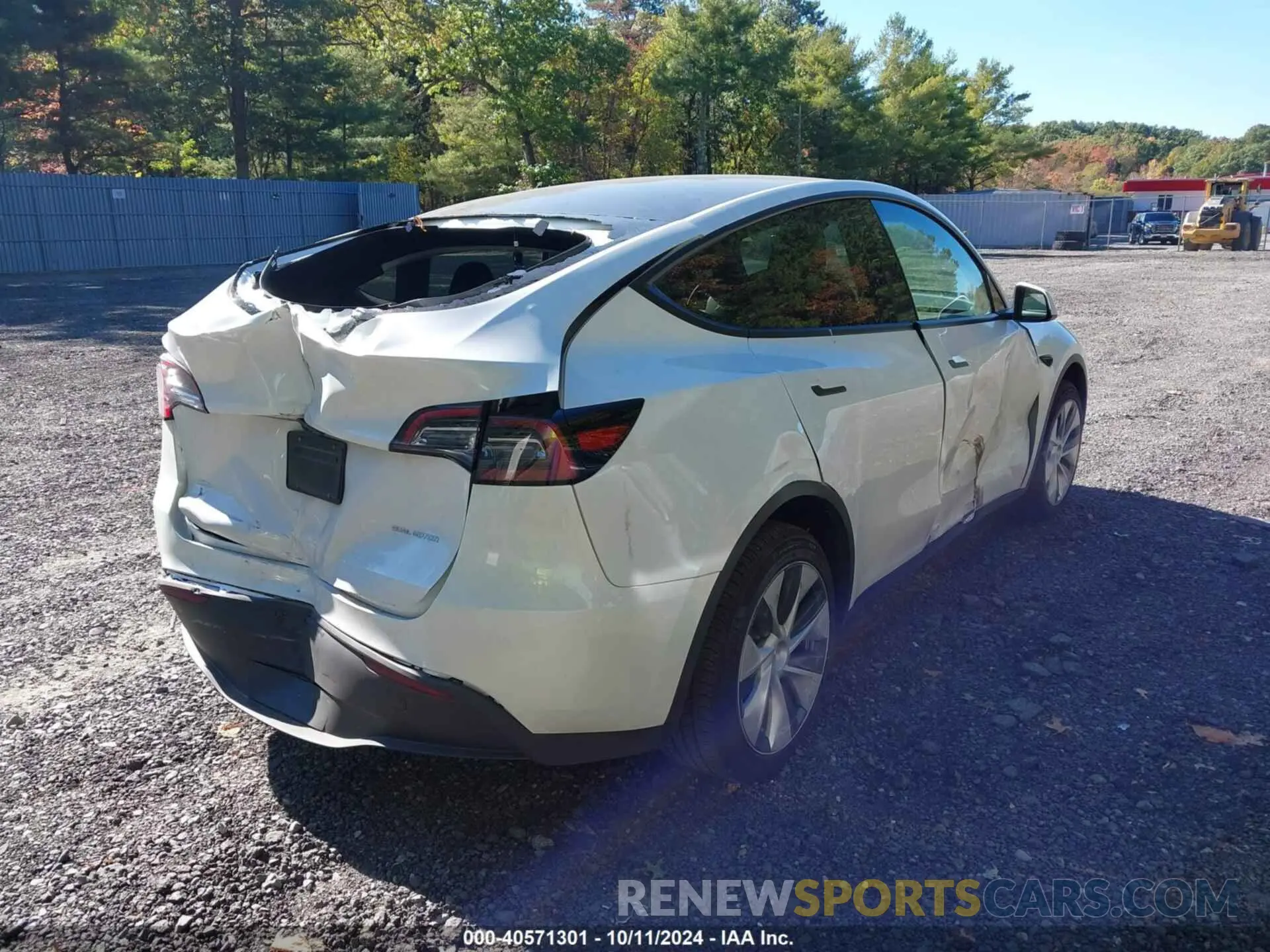 4 fotografías del automóvil dañado 7SAYGDEE3RF007794 TESLA MODEL Y 2024
