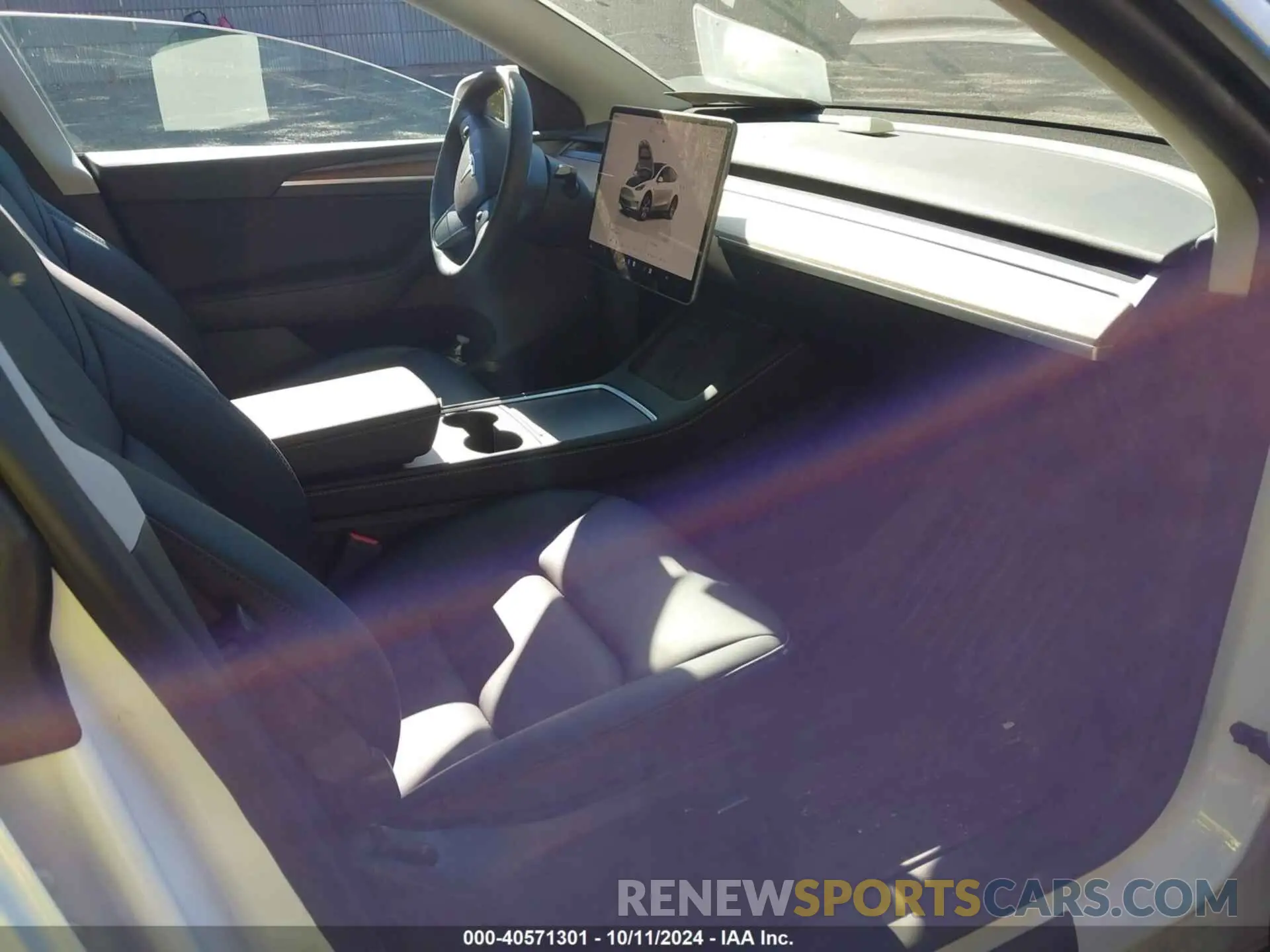 5 fotografías del automóvil dañado 7SAYGDEE3RF007794 TESLA MODEL Y 2024