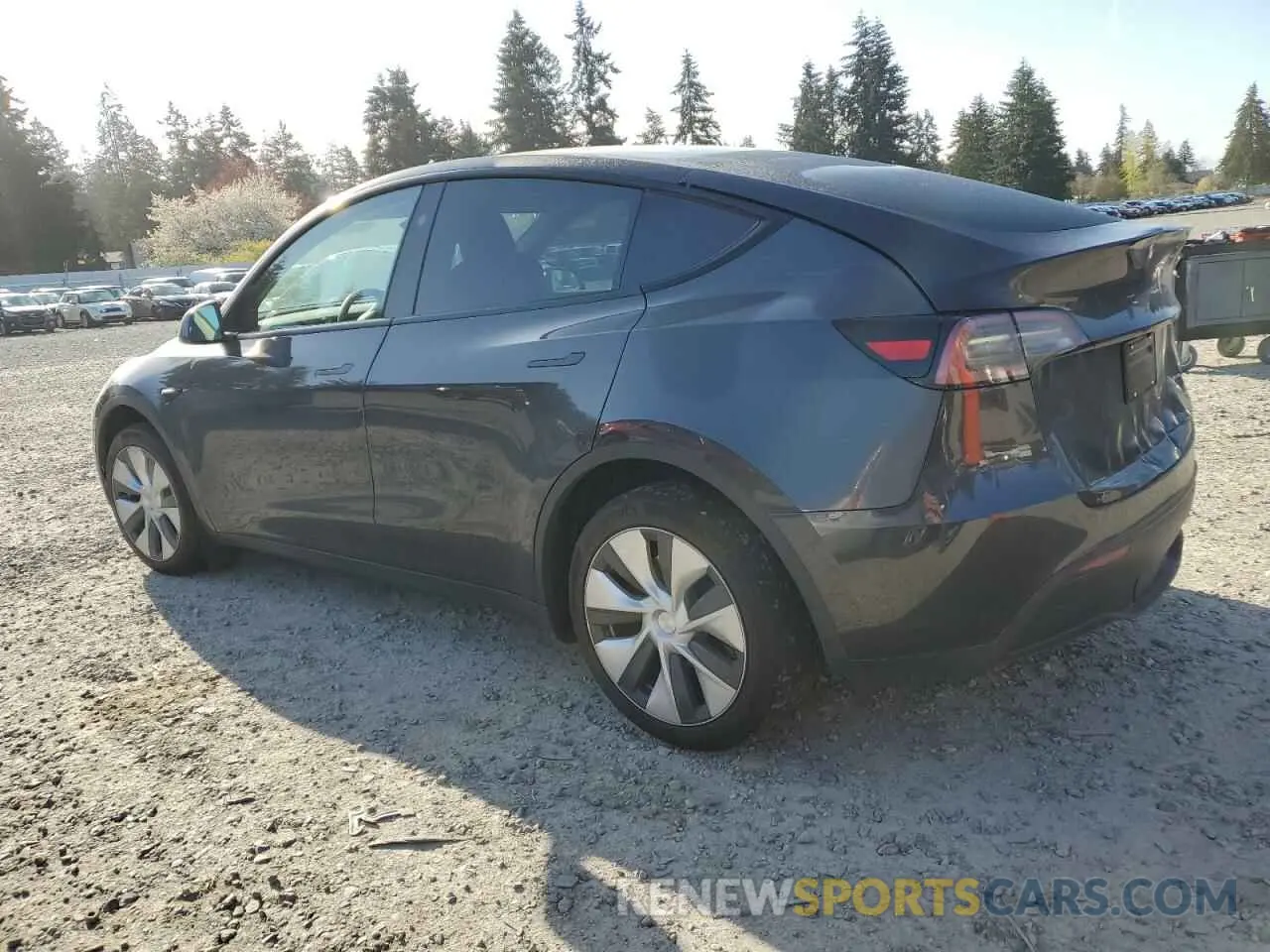 2 fotografías del automóvil dañado 7SAYGDEE3RF008802 TESLA MODEL Y 2024
