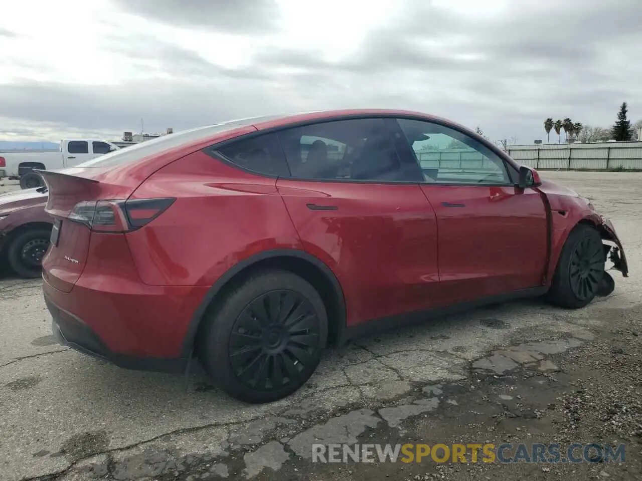 3 fotografías del automóvil dañado 7SAYGDEE3RF046322 TESLA MODEL Y 2024