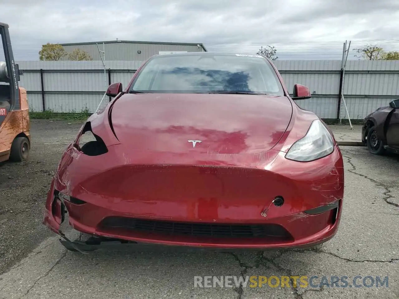 5 fotografías del automóvil dañado 7SAYGDEE3RF046322 TESLA MODEL Y 2024