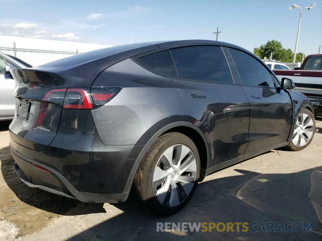 3 fotografías del automóvil dañado 7SAYGDEE3RF075092 TESLA MODEL Y 2024