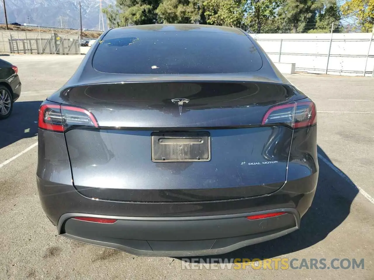 6 fotografías del automóvil dañado 7SAYGDEE4RA225529 TESLA MODEL Y 2024