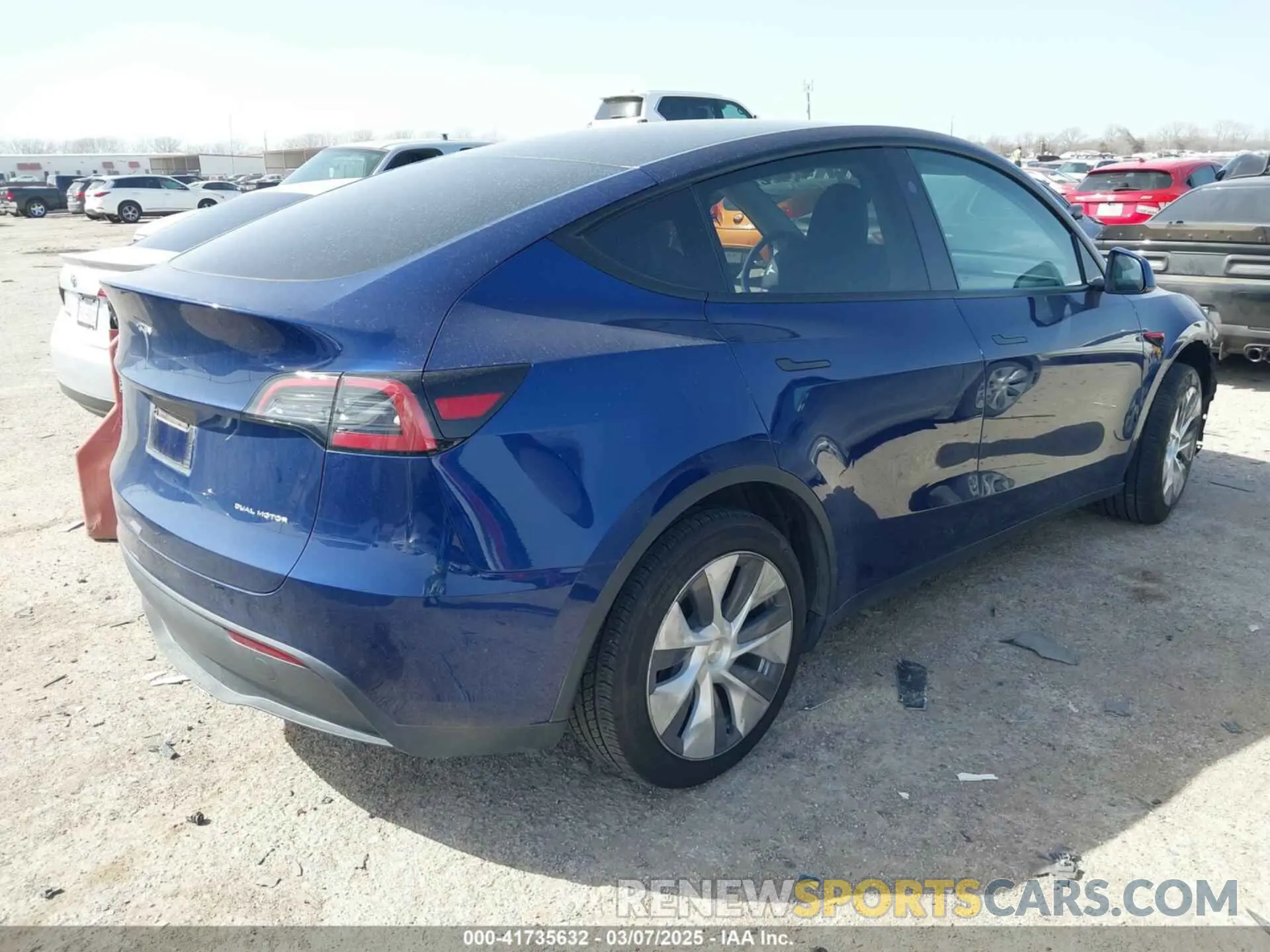 4 fotografías del automóvil dañado 7SAYGDEE4RA247417 TESLA MODEL Y 2024