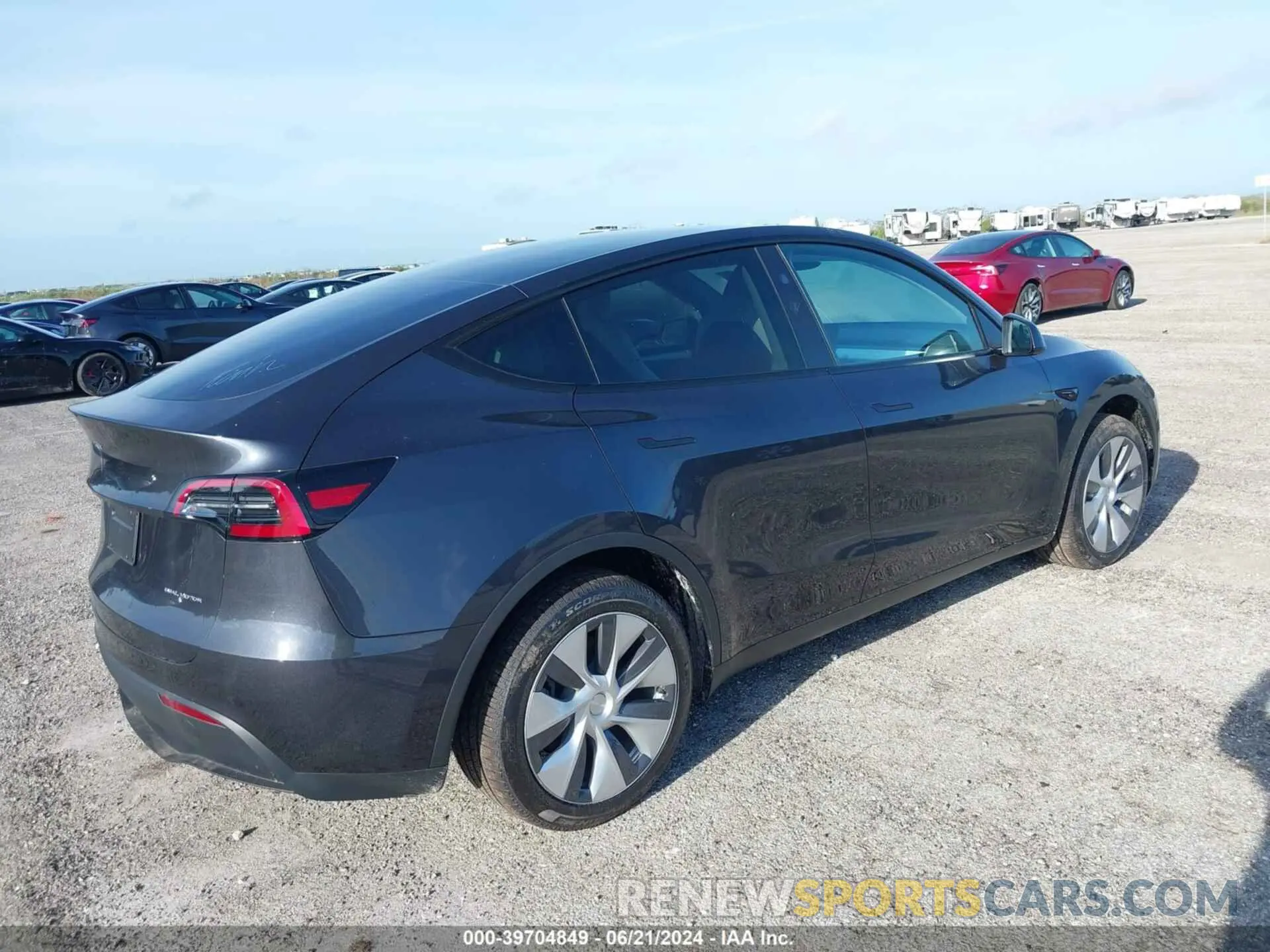 4 fotografías del automóvil dañado 7SAYGDEE4RA283088 TESLA MODEL Y 2024