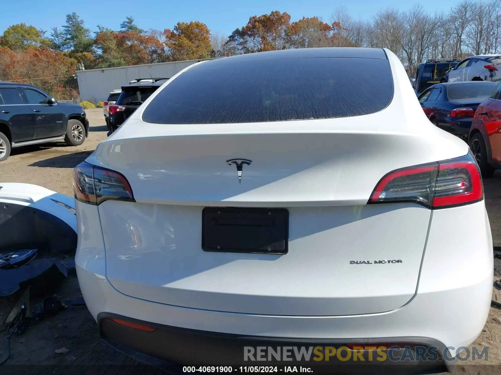 17 fotografías del automóvil dañado 7SAYGDEE4RA285178 TESLA MODEL Y 2024