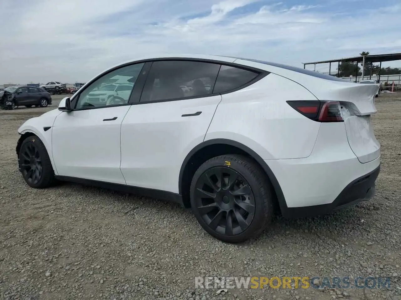 2 fotografías del automóvil dañado 7SAYGDEE4RF082262 TESLA MODEL Y 2024