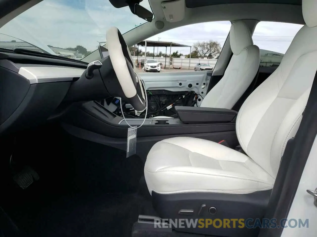 7 fotografías del automóvil dañado 7SAYGDEE4RF082262 TESLA MODEL Y 2024
