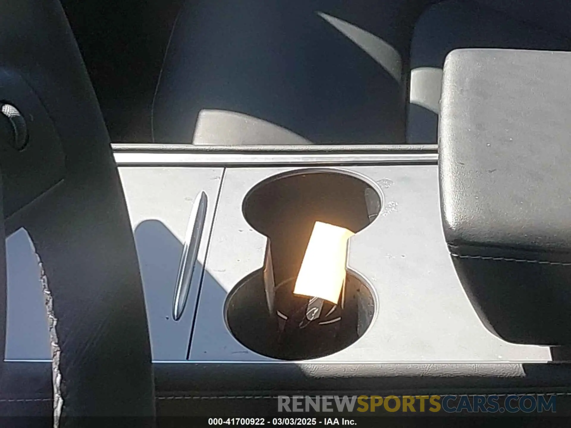 11 fotografías del automóvil dañado 7SAYGDEE4RF149457 TESLA MODEL Y 2024