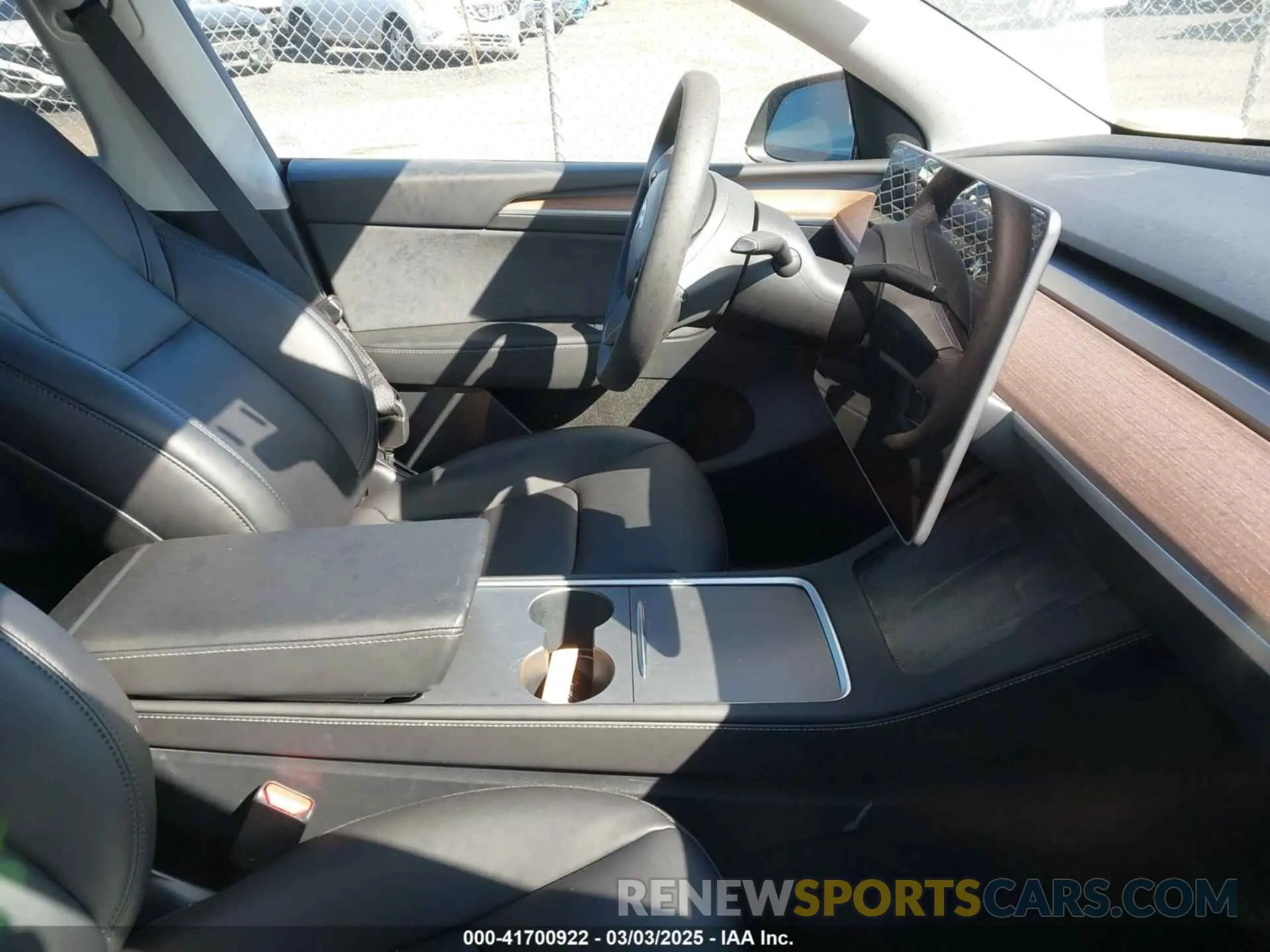 5 fotografías del automóvil dañado 7SAYGDEE4RF149457 TESLA MODEL Y 2024