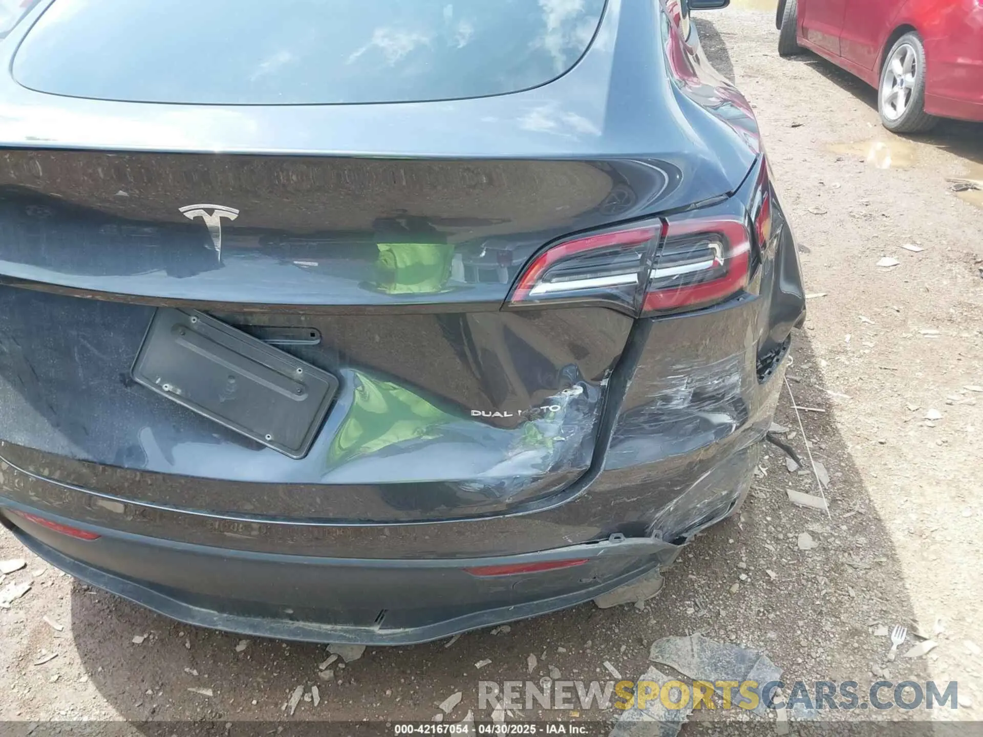 6 fotografías del automóvil dañado 7SAYGDEE5RA224759 TESLA MODEL Y 2024
