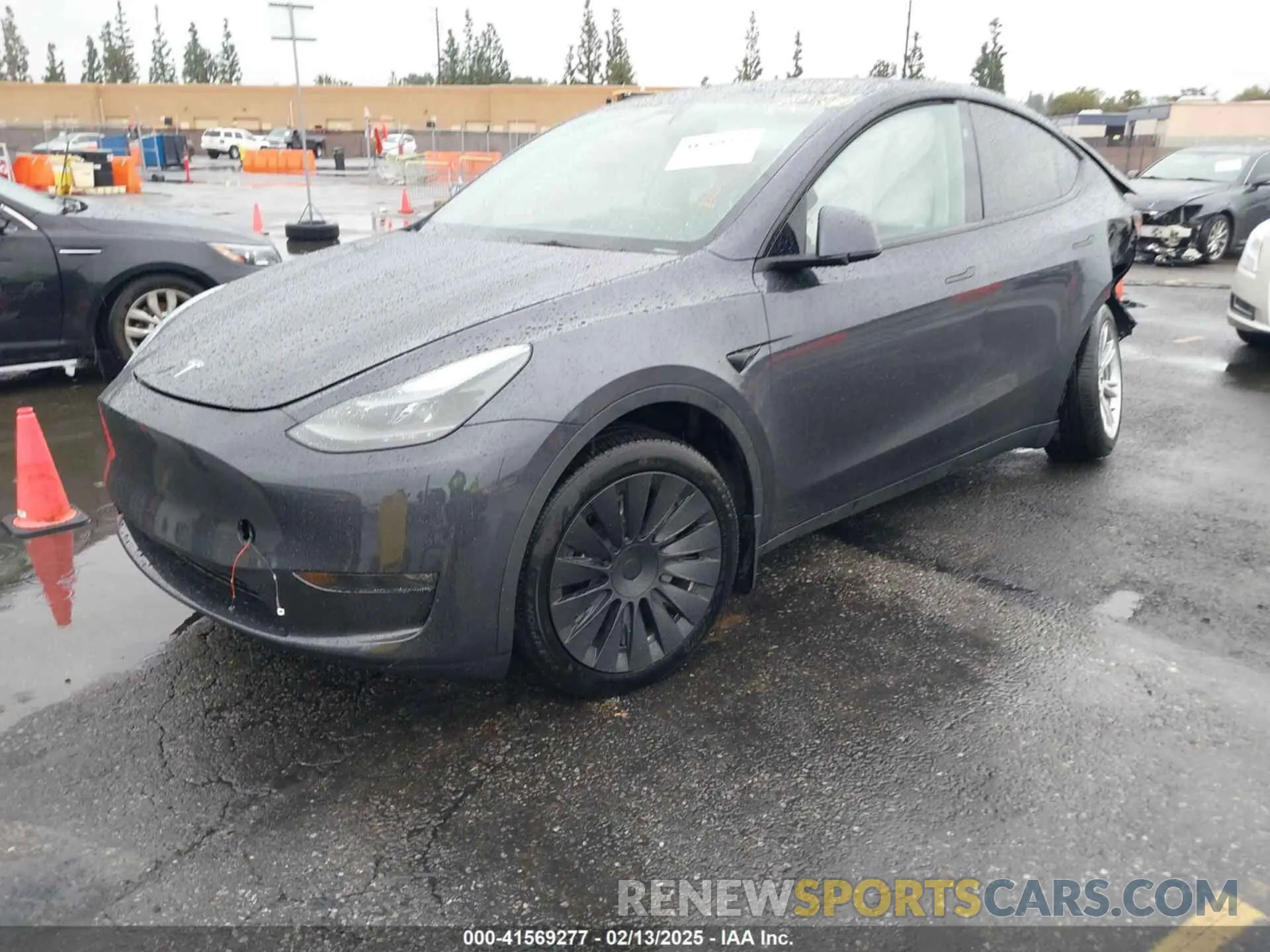 2 fotografías del automóvil dañado 7SAYGDEE5RA241433 TESLA MODEL Y 2024