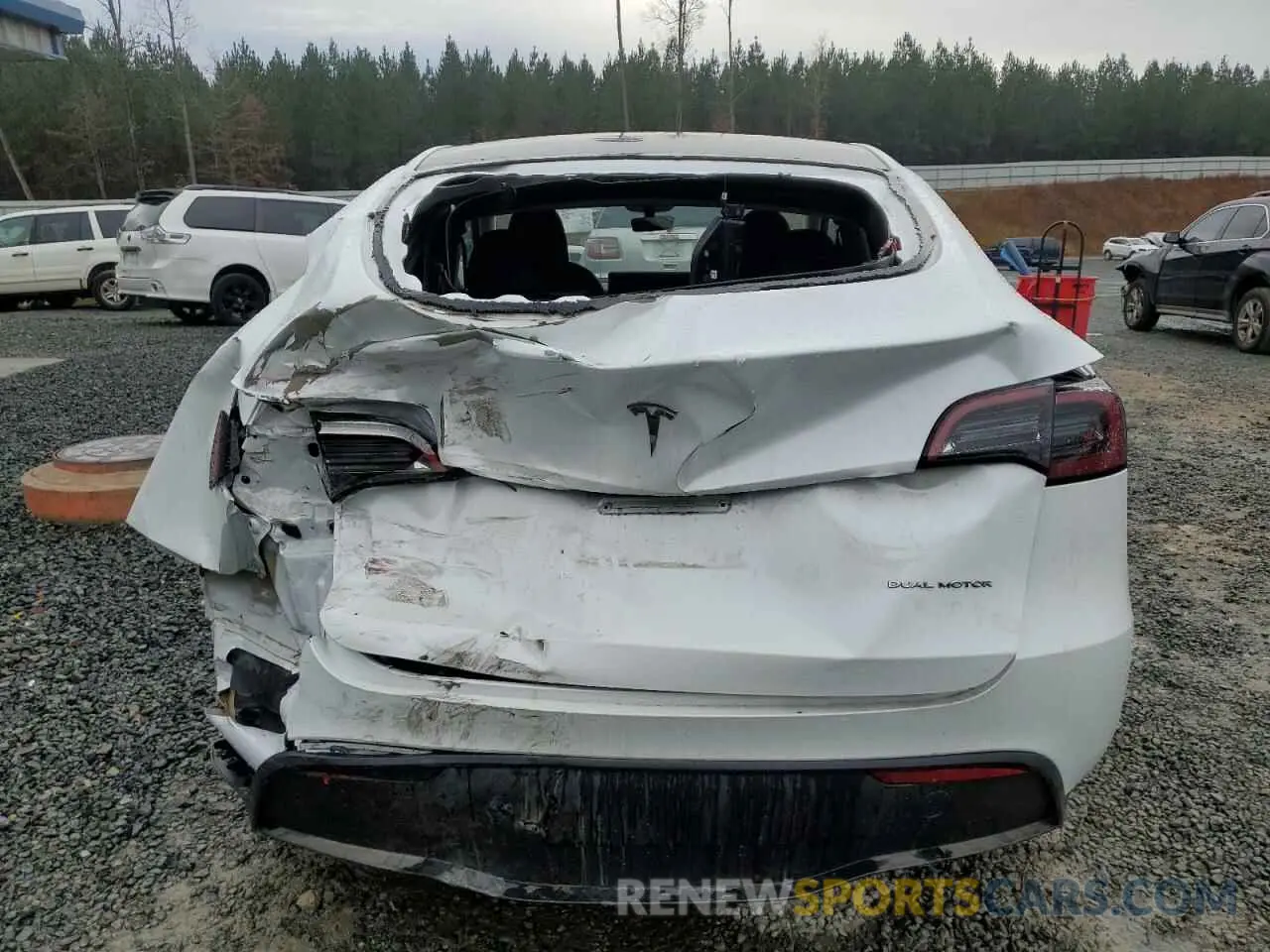 6 fotografías del automóvil dañado 7SAYGDEE5RA242839 TESLA MODEL Y 2024