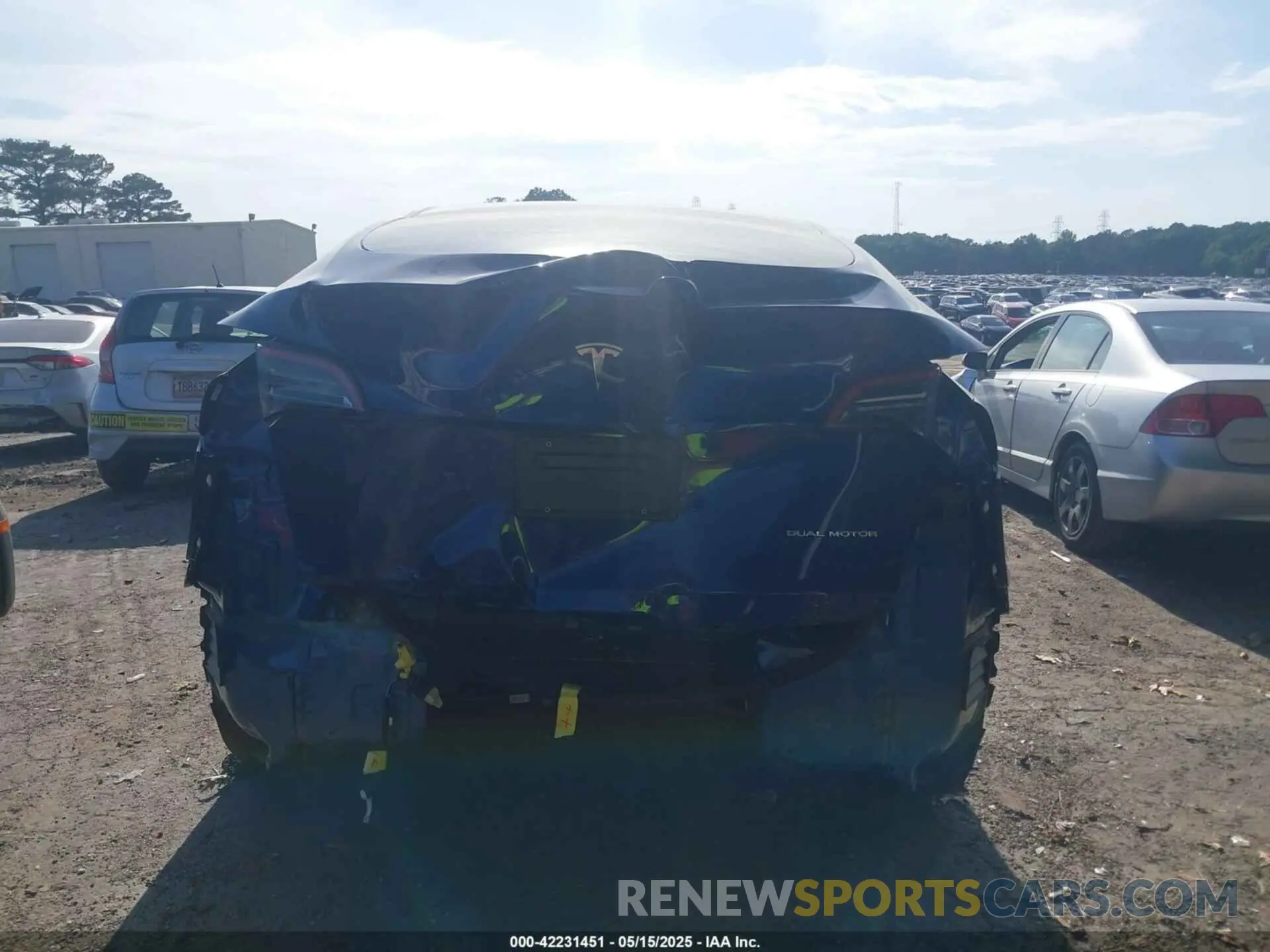 16 fotografías del automóvil dañado 7SAYGDEE5RA285075 TESLA MODEL Y 2024