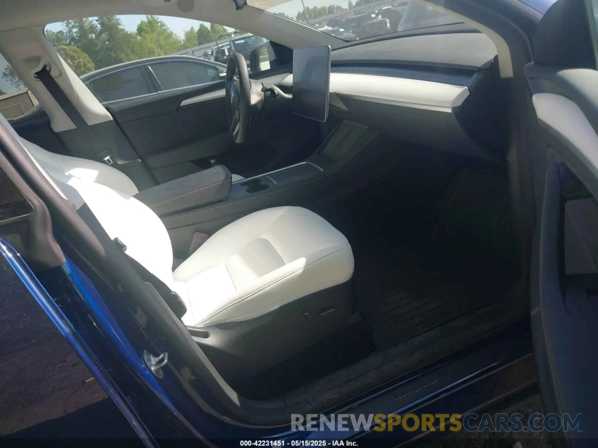 5 fotografías del automóvil dañado 7SAYGDEE5RA285075 TESLA MODEL Y 2024